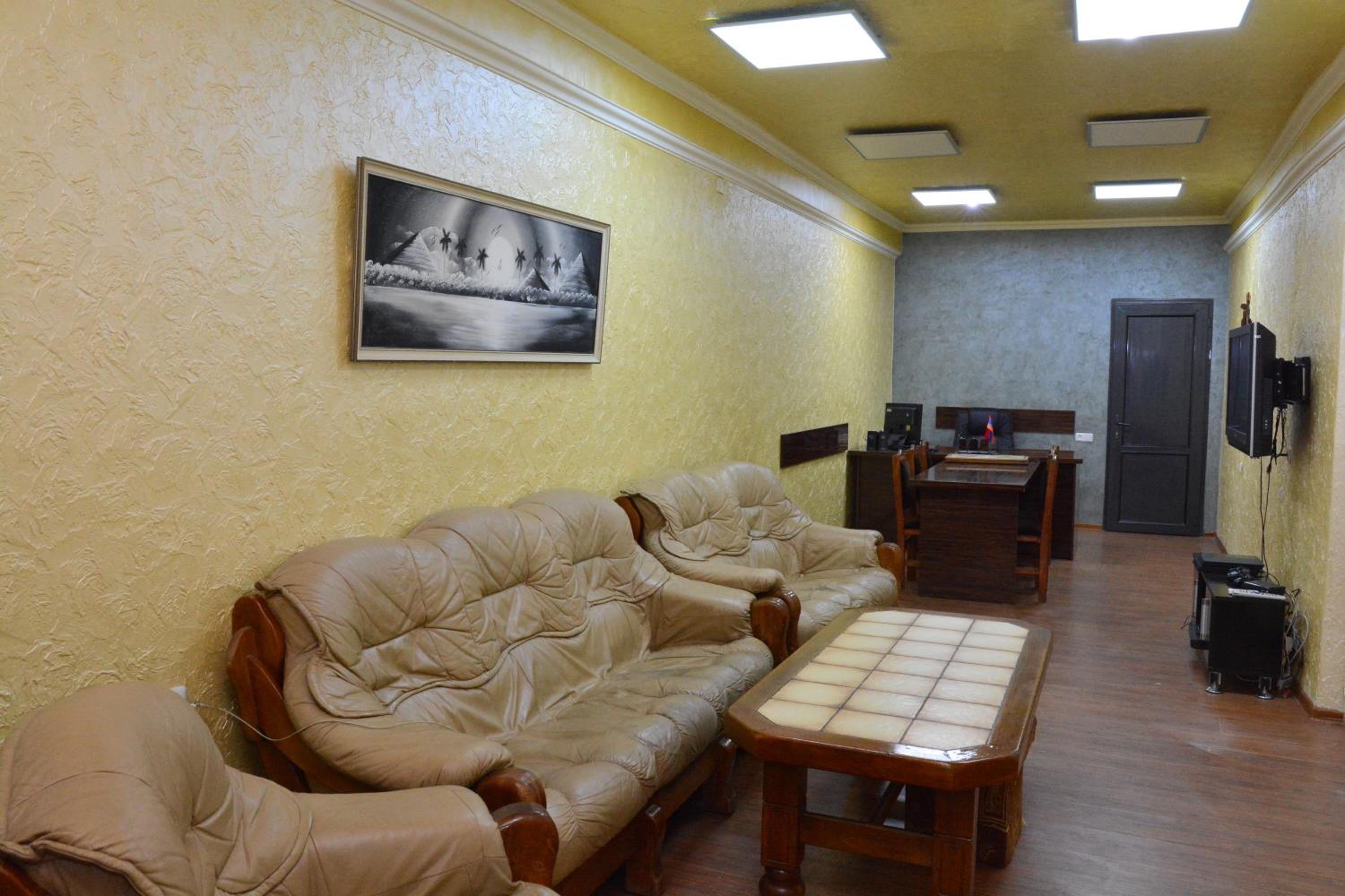 HOTEL N1