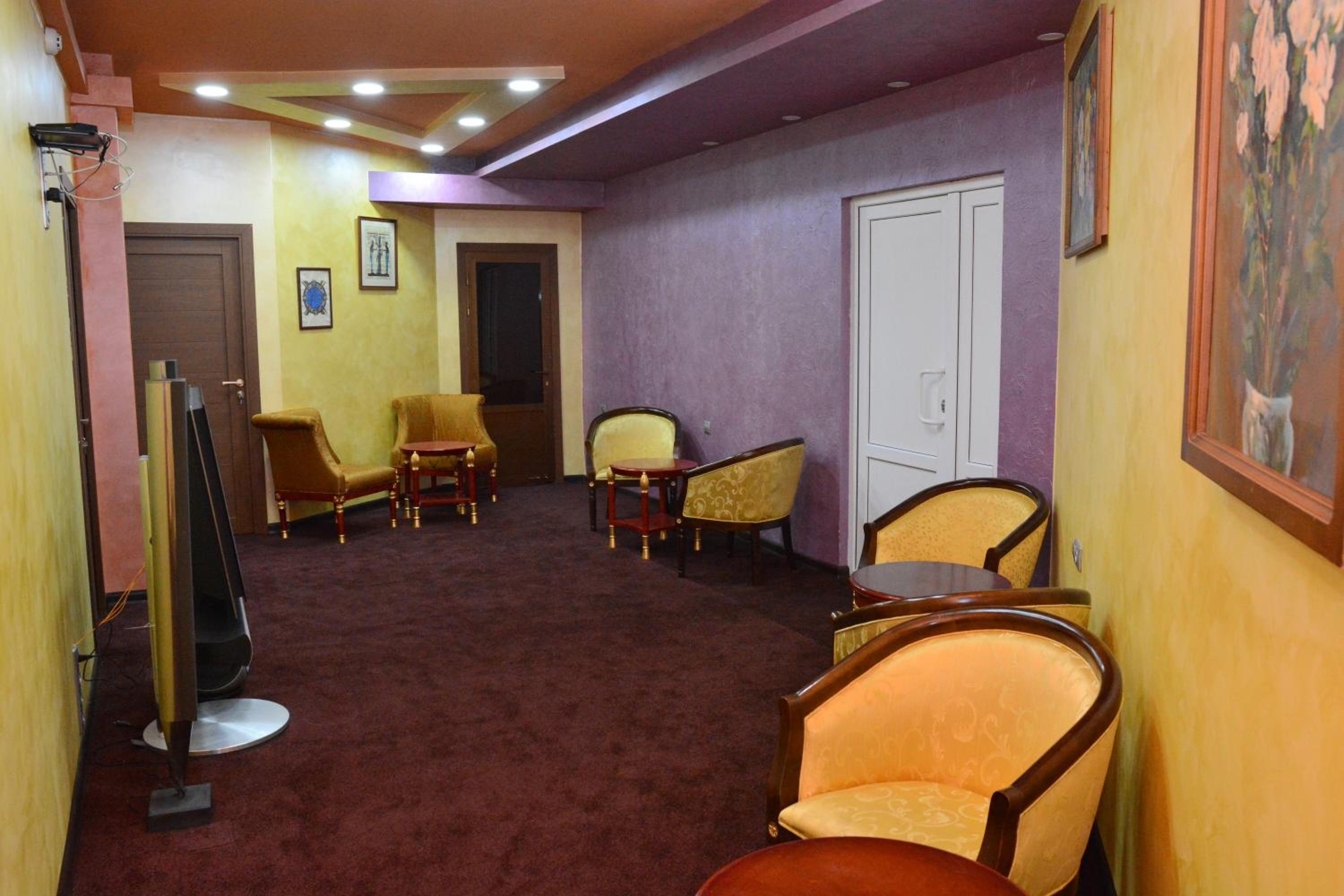 HOTEL N1