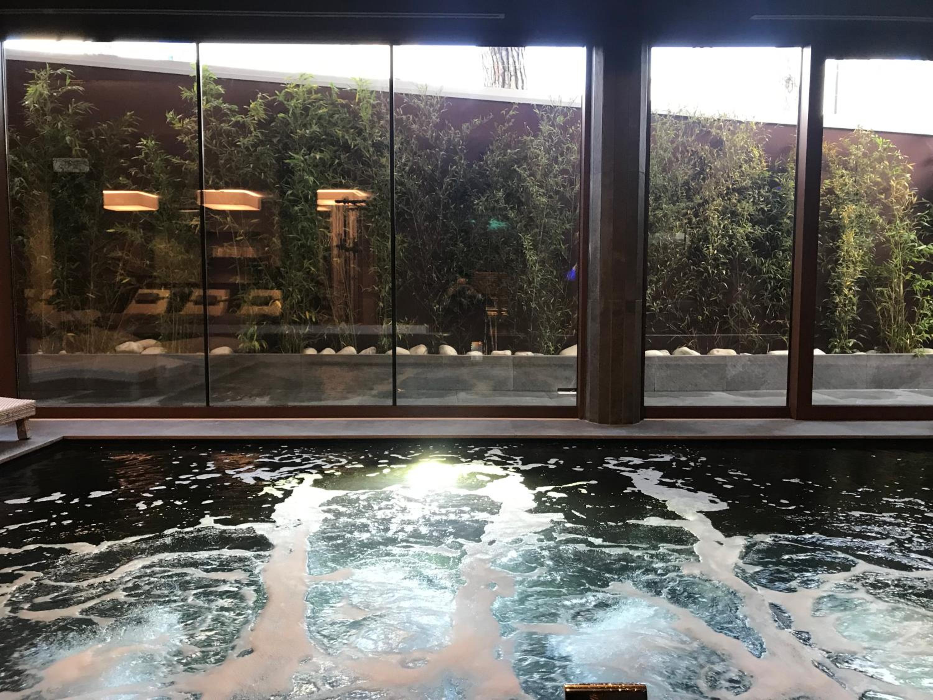 Jacuzzi