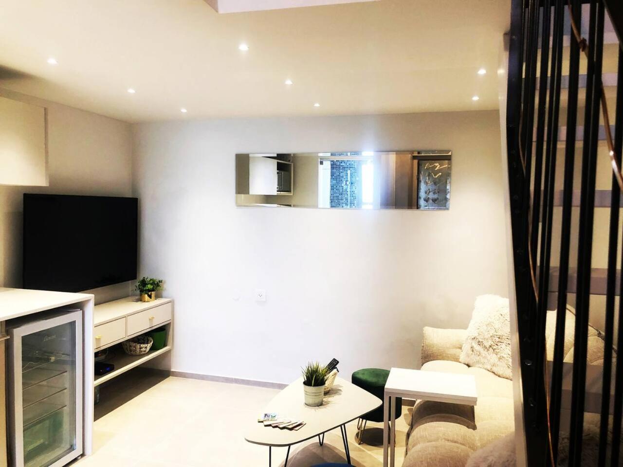 Dreamy Loft Apt. 2Min Walk To The Beach+Netflix view 5
