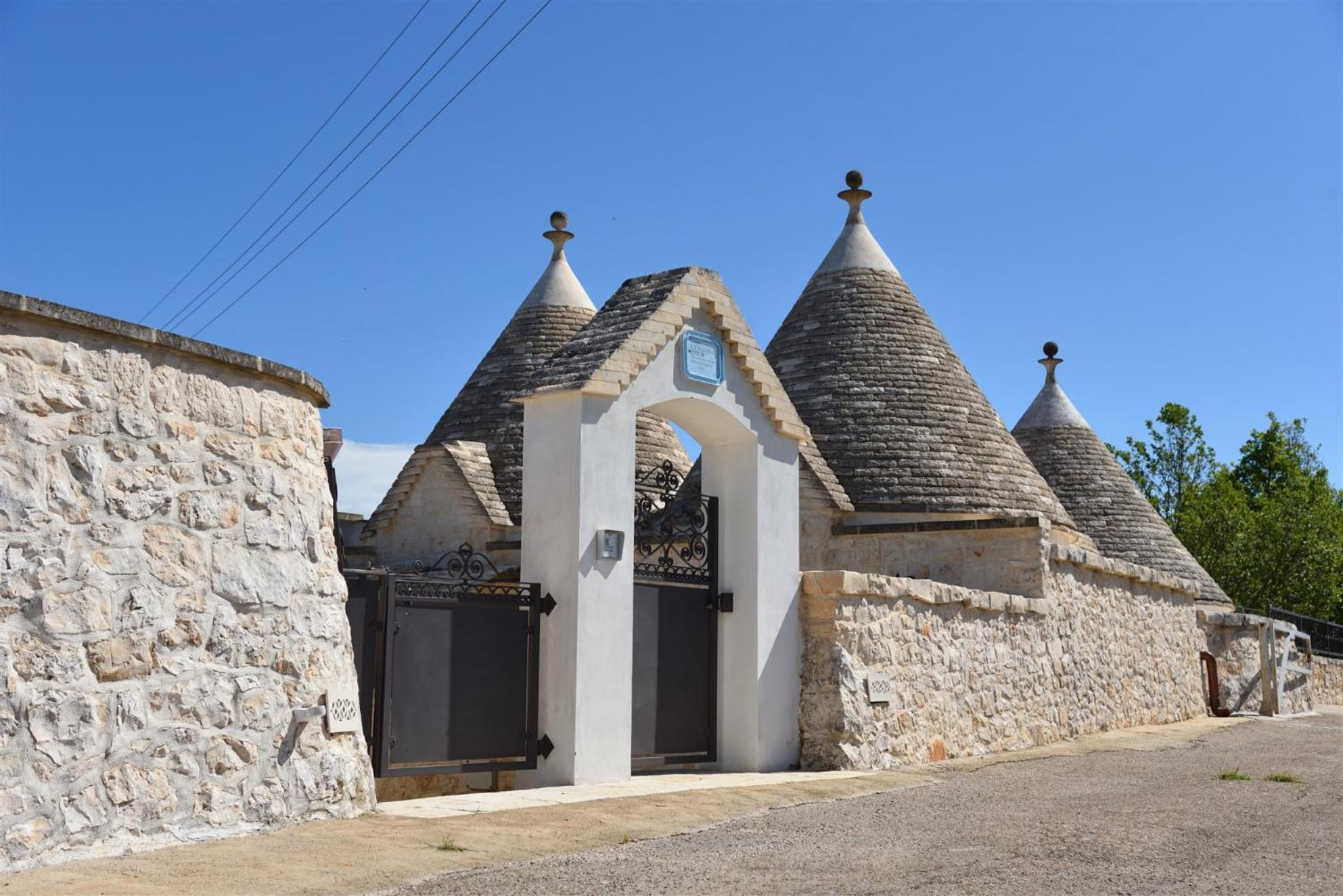 Trullo delle Querce Suite Private Pool view 5