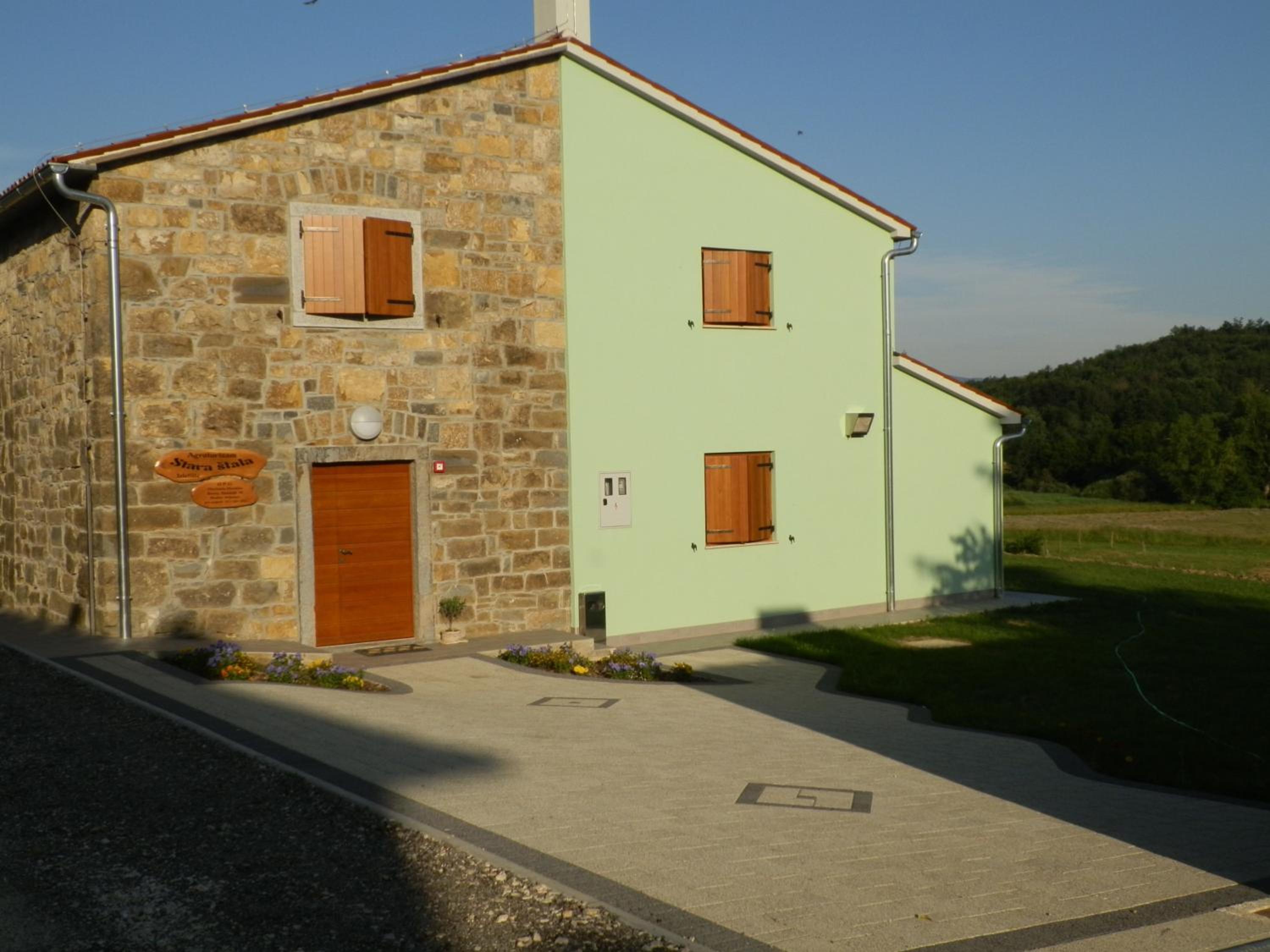 Photo 12