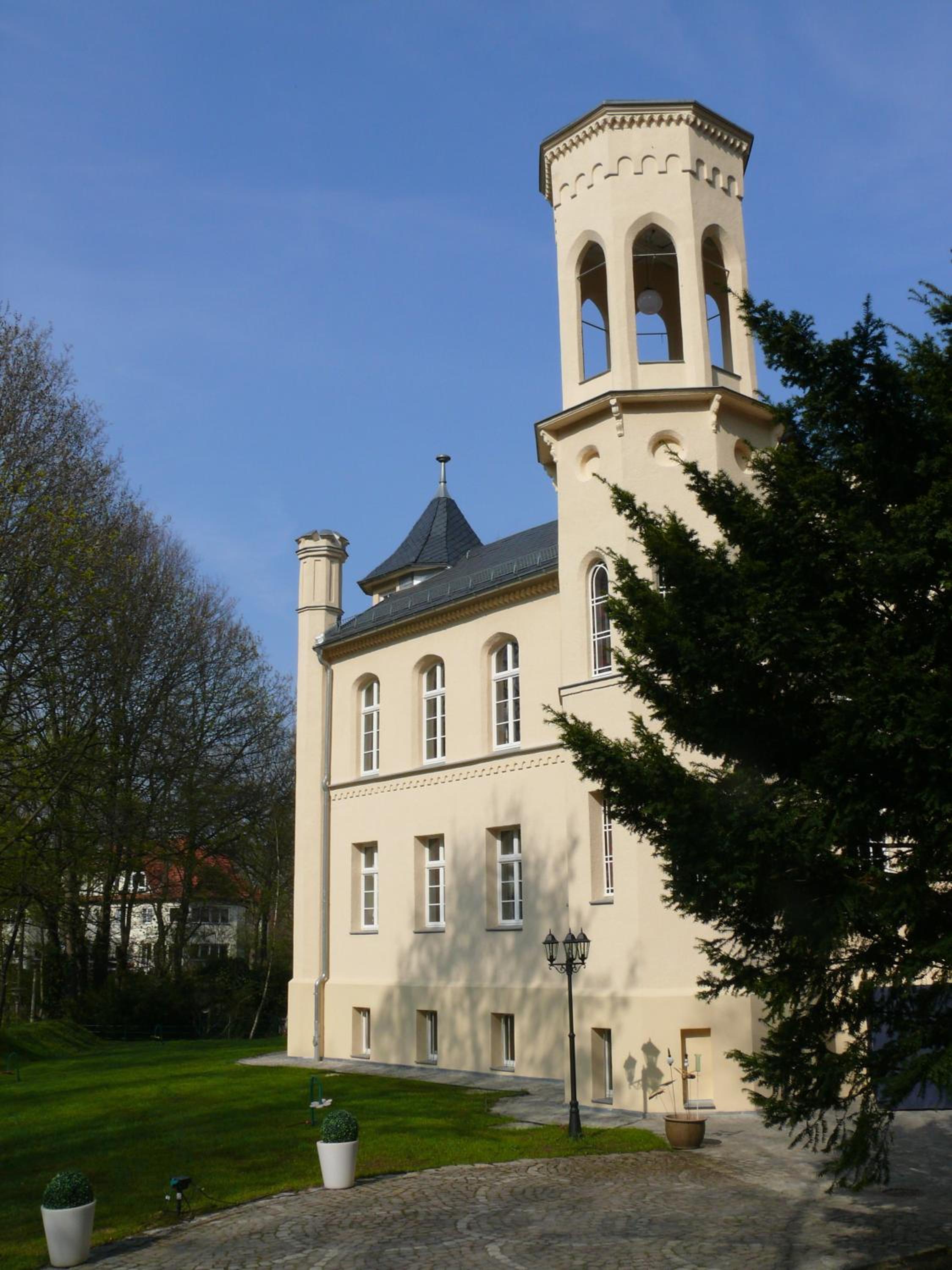 Photo 10