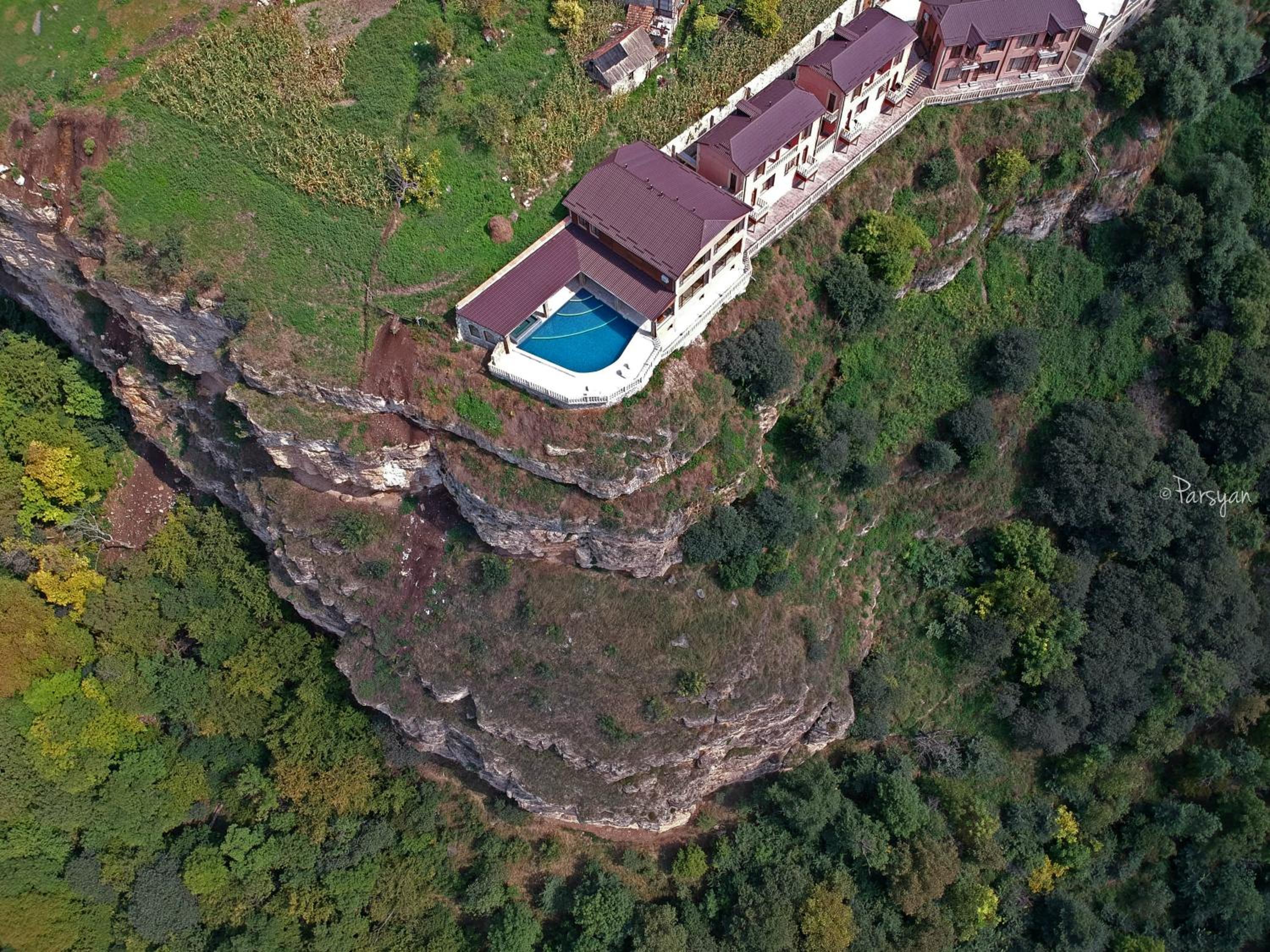 Lastiver Resort