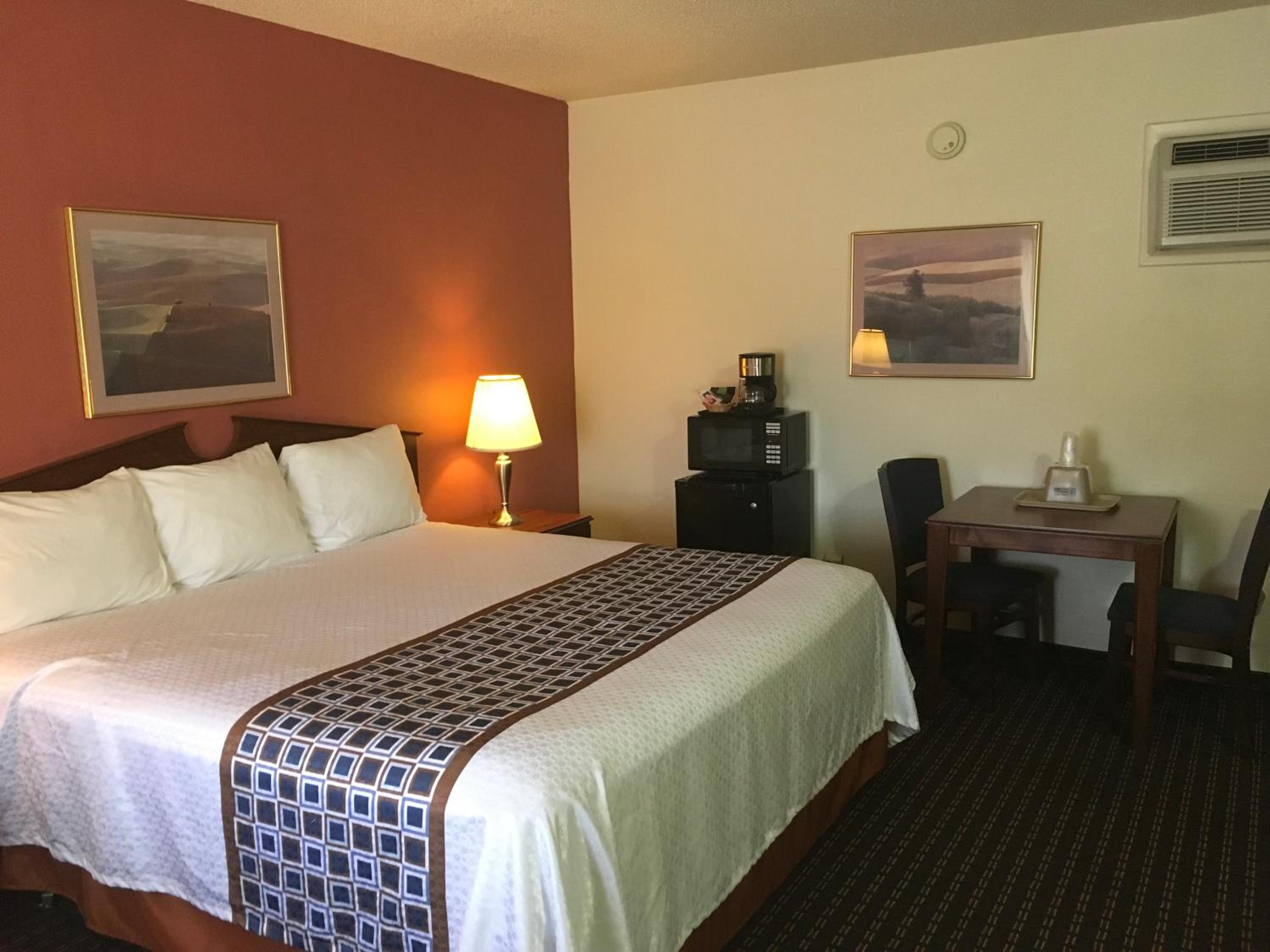 Liberal Vacations - Budget Inn Lafonda Motel - Property Image 12