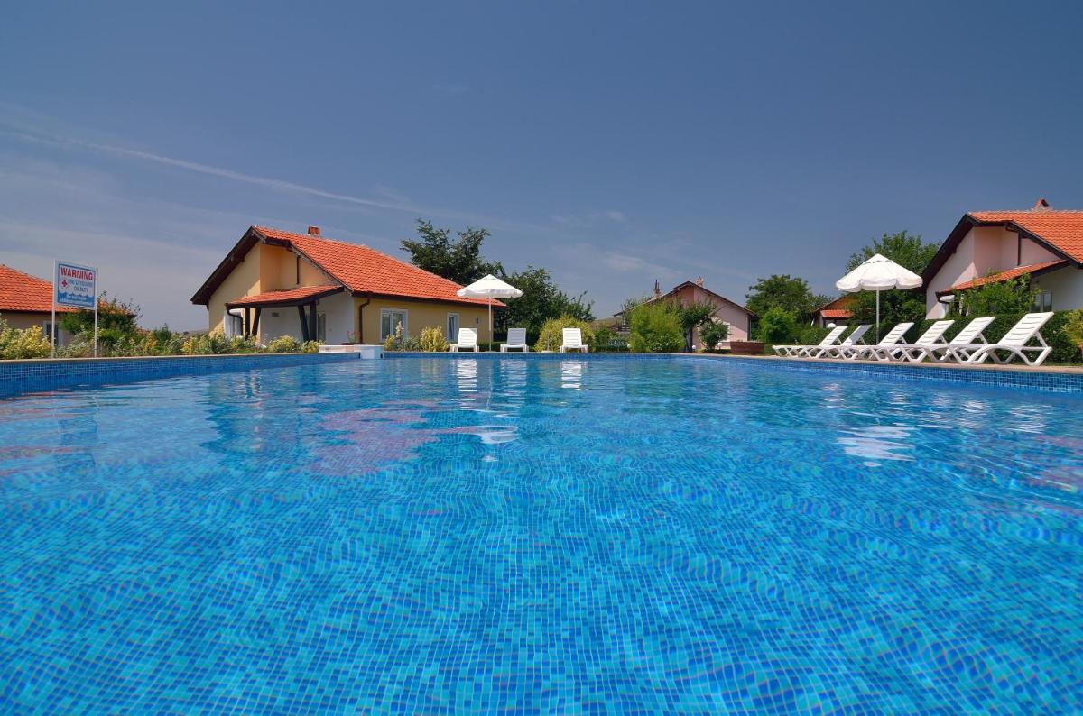 Sunny Hills Villas