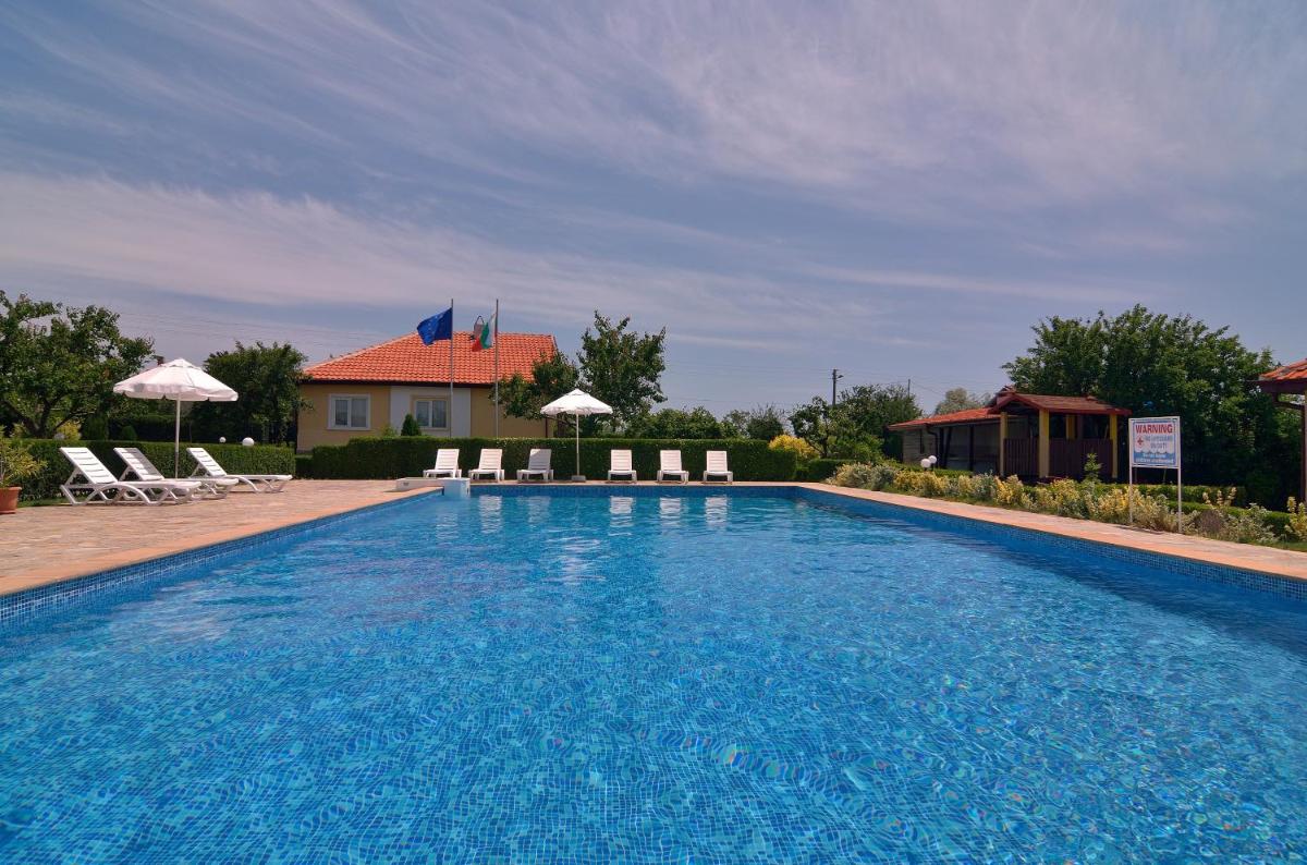 Sunny Hills Villas