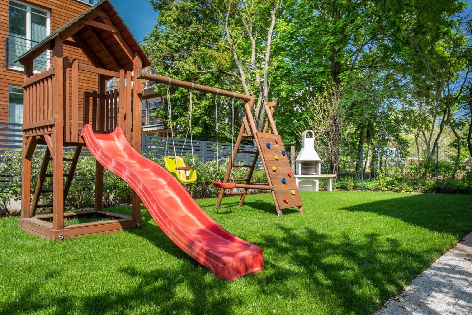 Villa Allegra Apartamenty z ogrodem i salą zabaw ,darmowy parking i leżaki, 5minut do morza