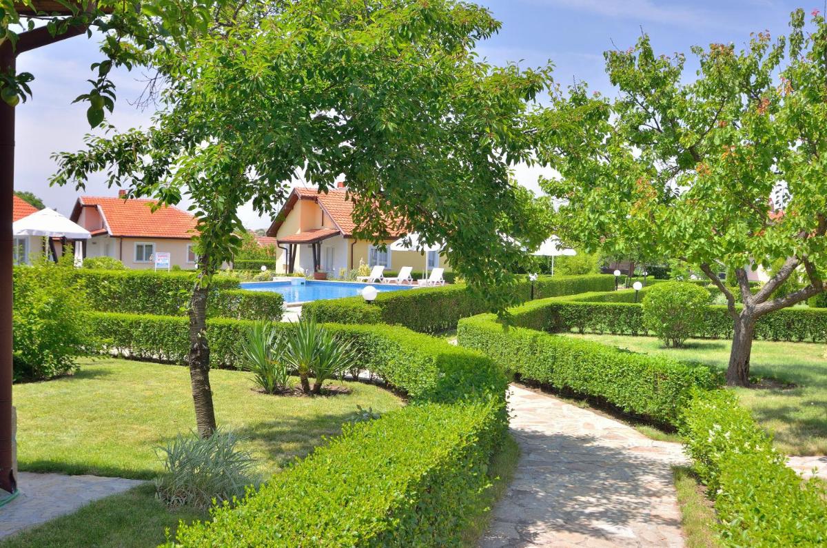 Sunny Hills Villas