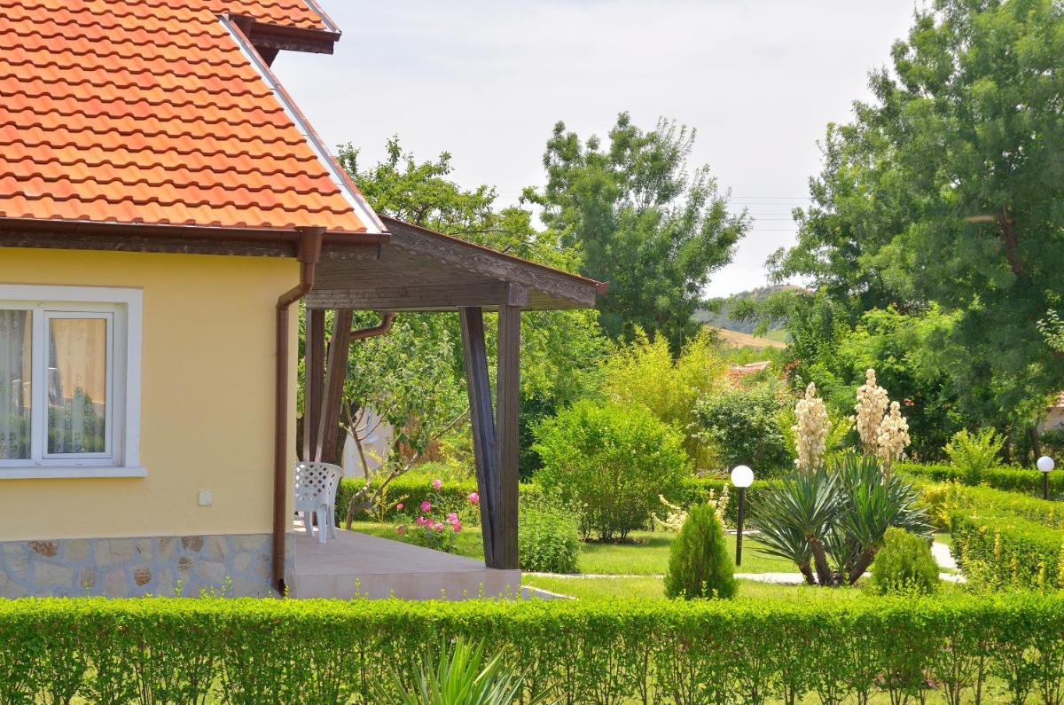Sunny Hills Villas