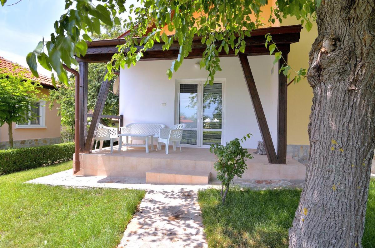 Sunny Hills Villas
