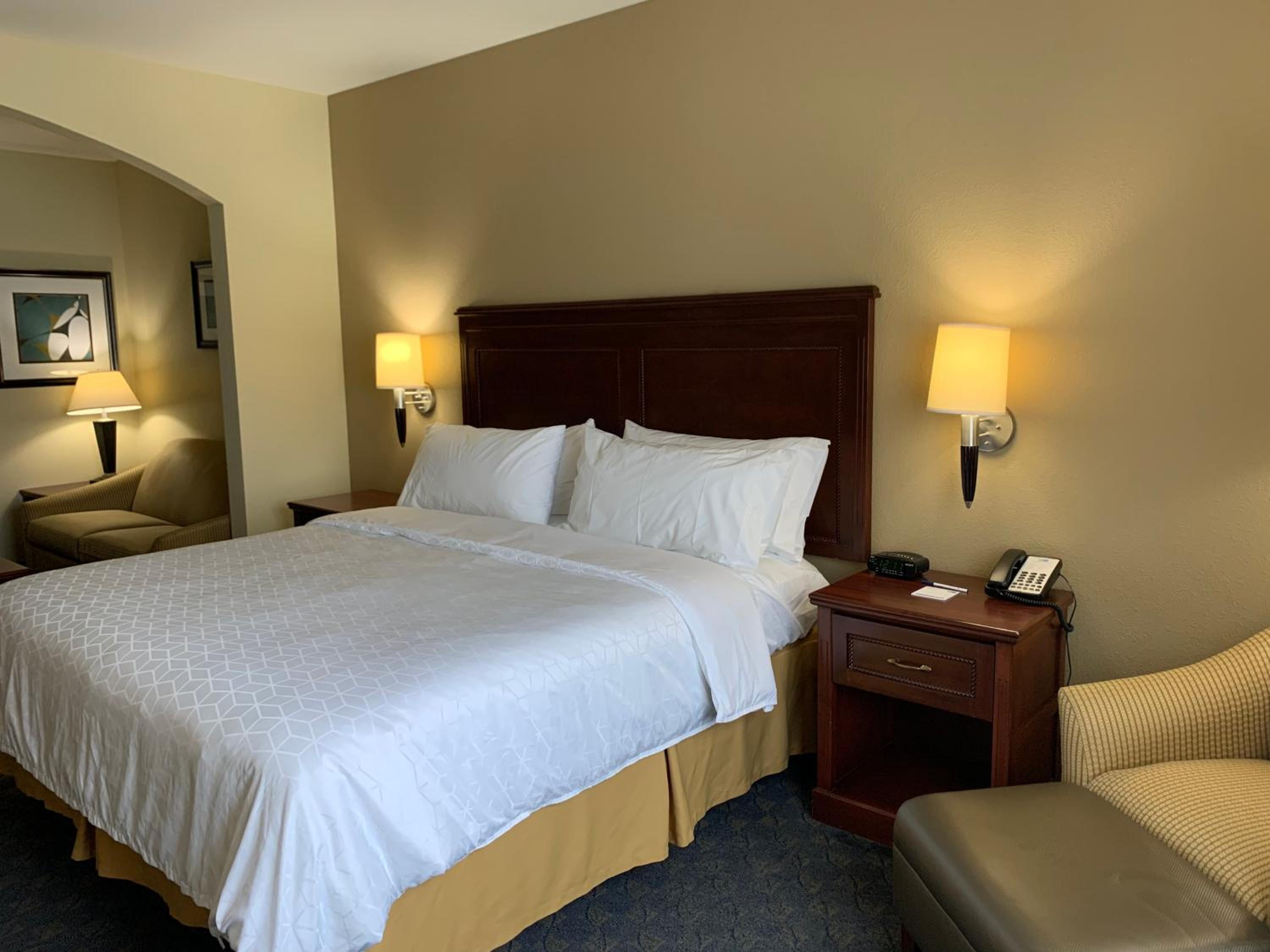 Holiday Inn Express Hotel & Suites Pampa by IHG view 4
