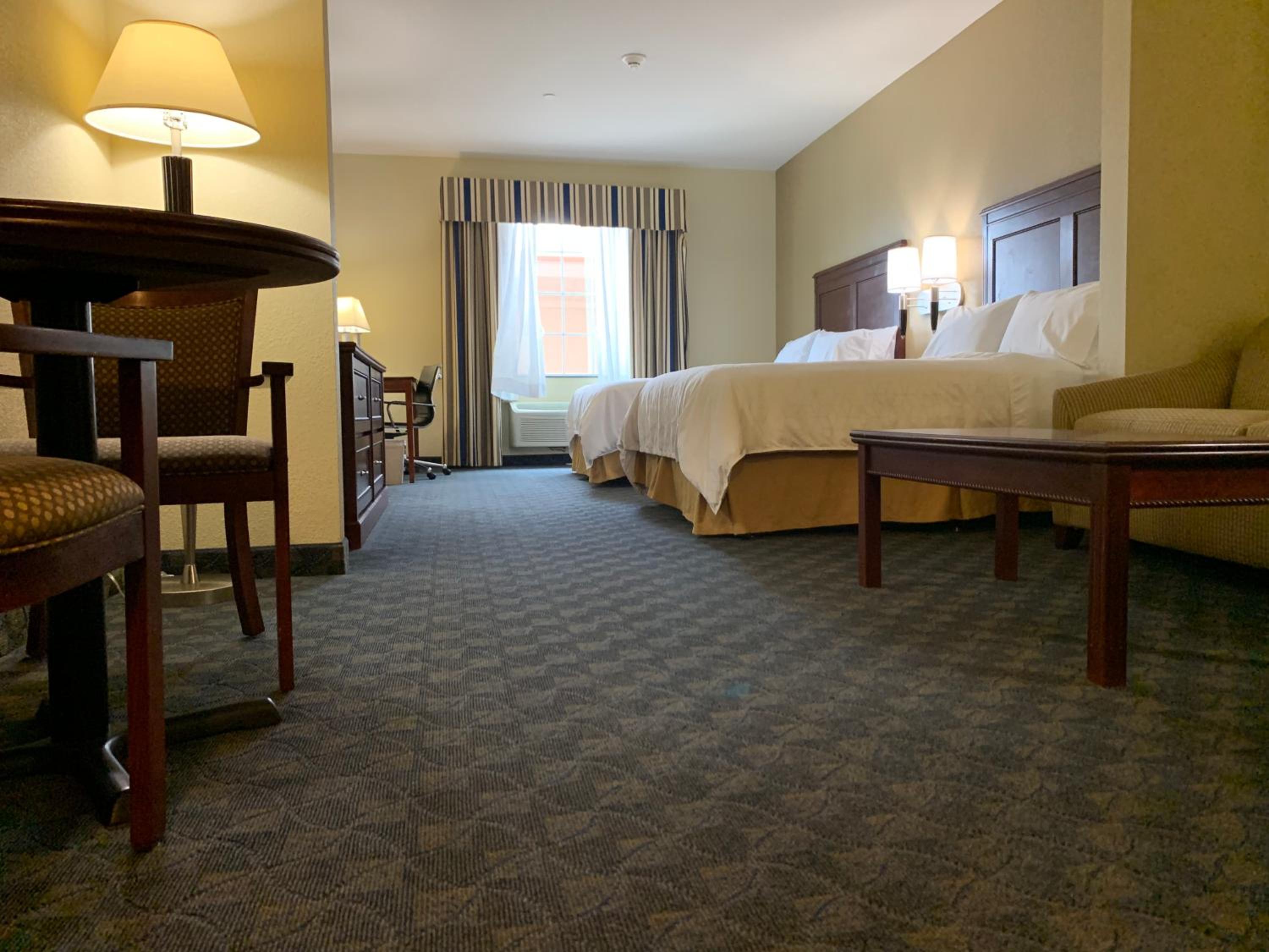 Holiday Inn Express Hotel & Suites Pampa by IHG view 5