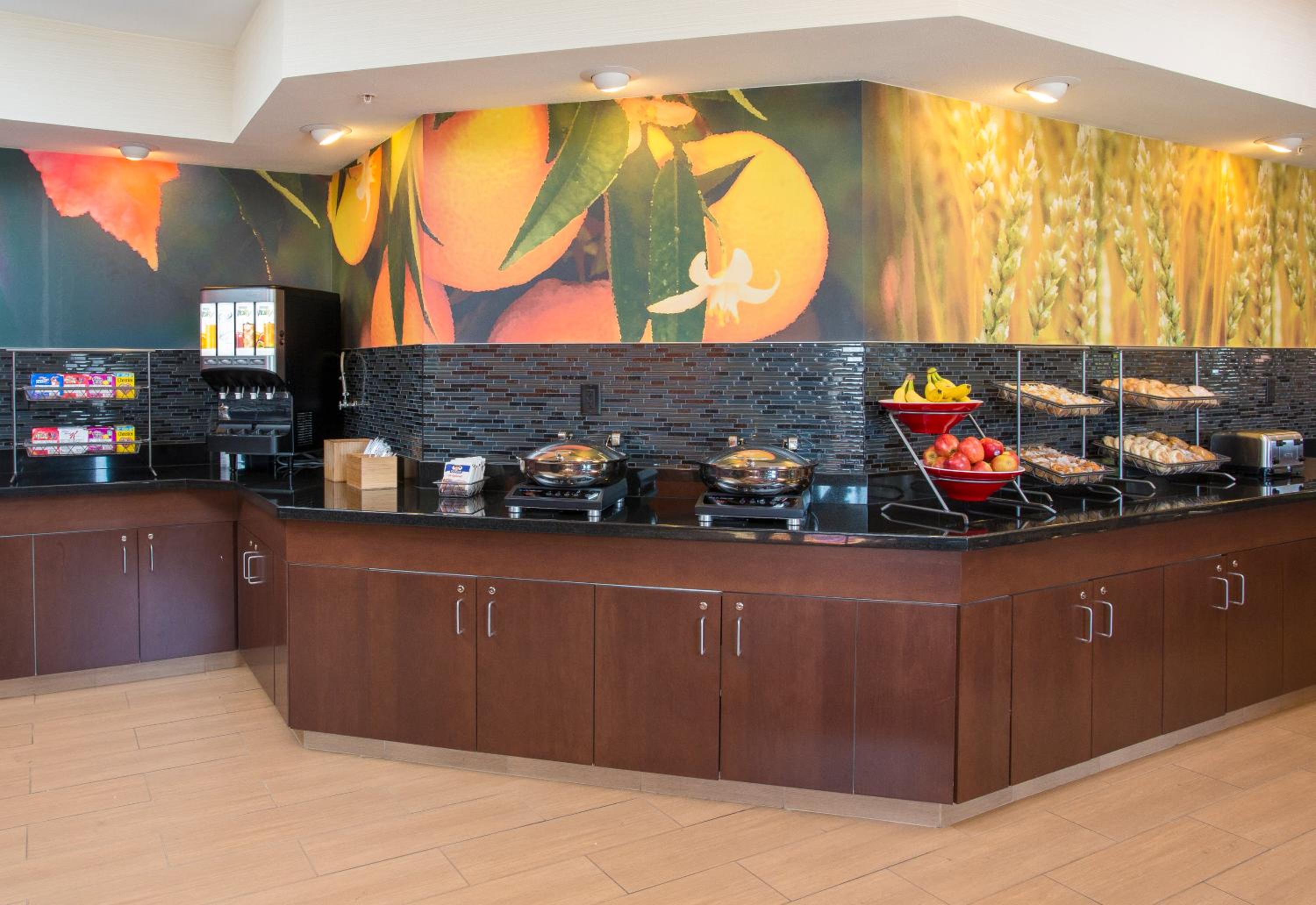 Quincy Vacations - Fairfield Inn  Suites by Marriott Quincy - Property Image 6