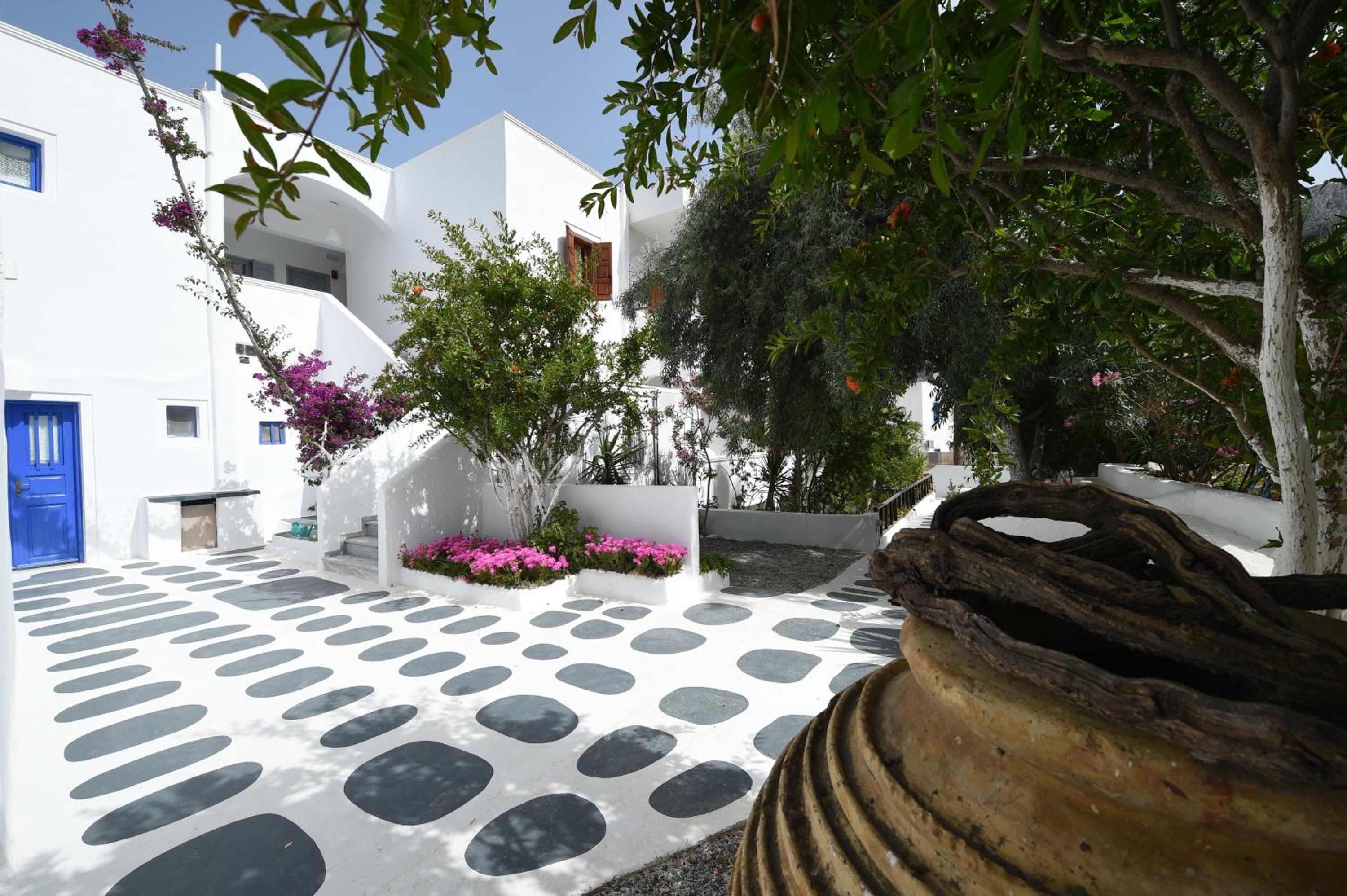 Hotel Sunflower ApartHotel - Image 1