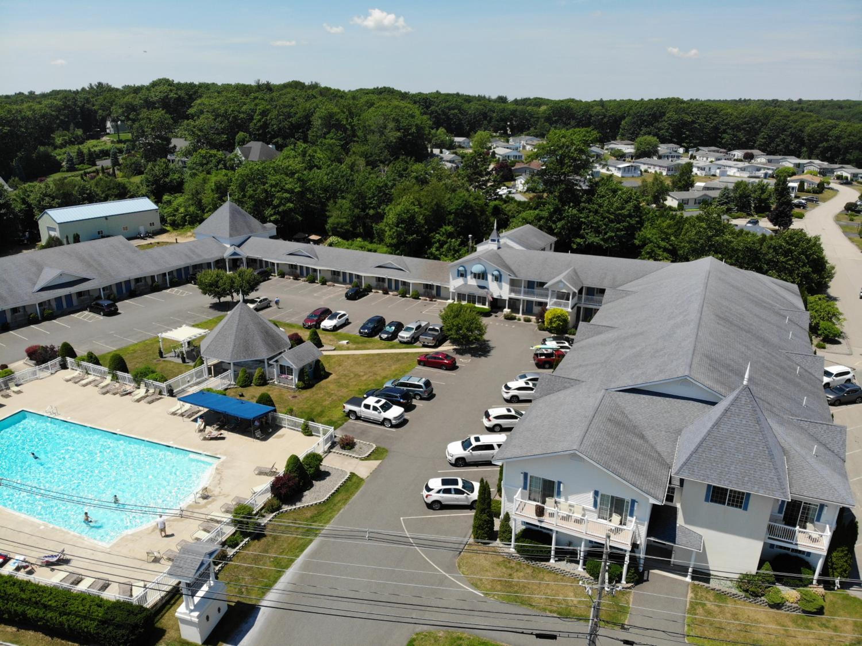 Hotel Ogunquit Hotel and Suites - Image 1