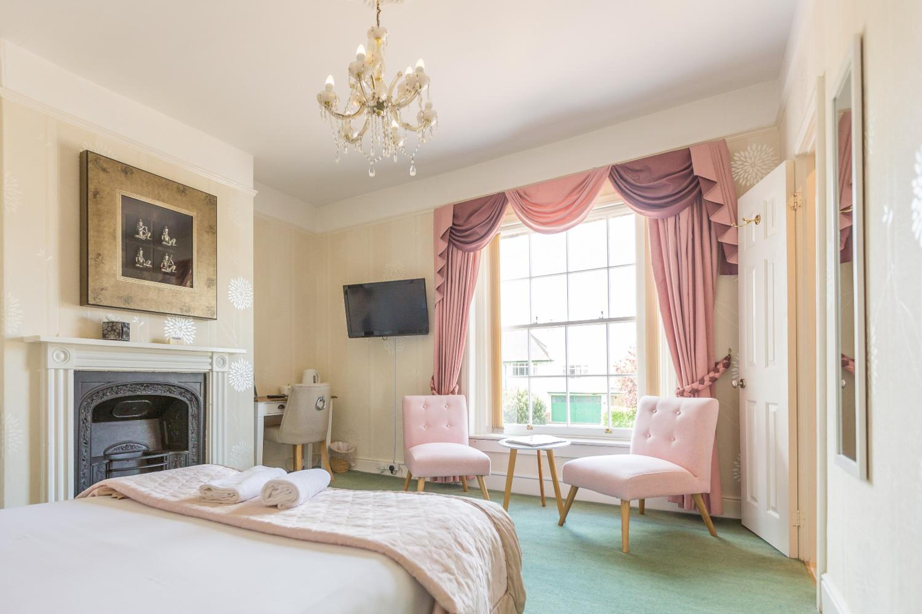 Beaufort Lodge - Central Location & Free Parking