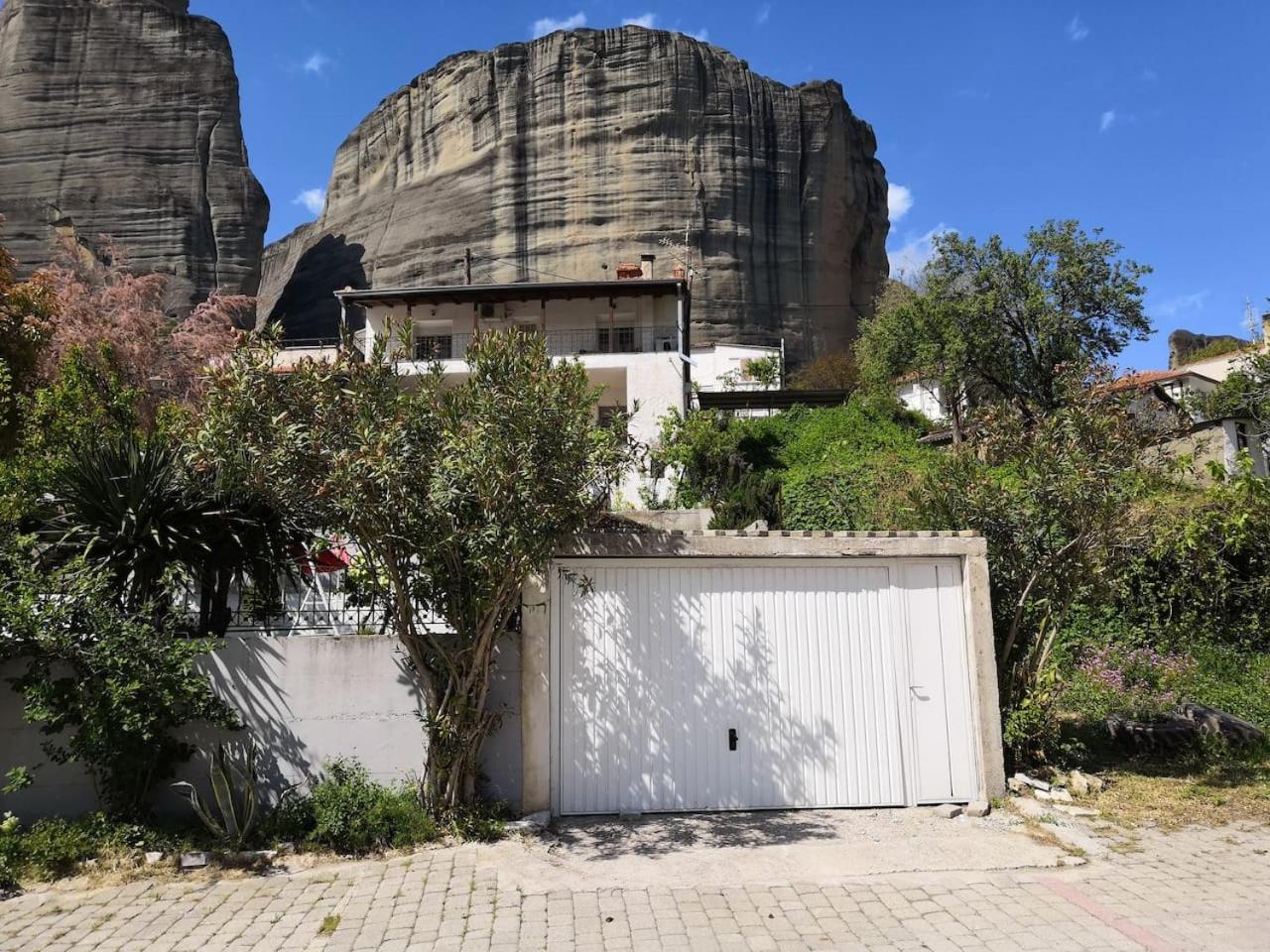 Sotiris Idyllic Garden House view 2