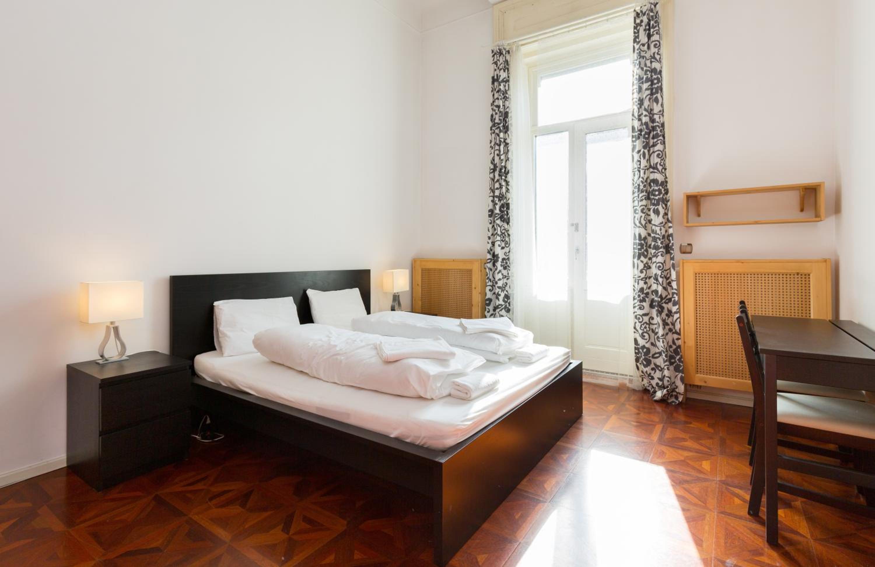 Luxury central Apartment view 4
