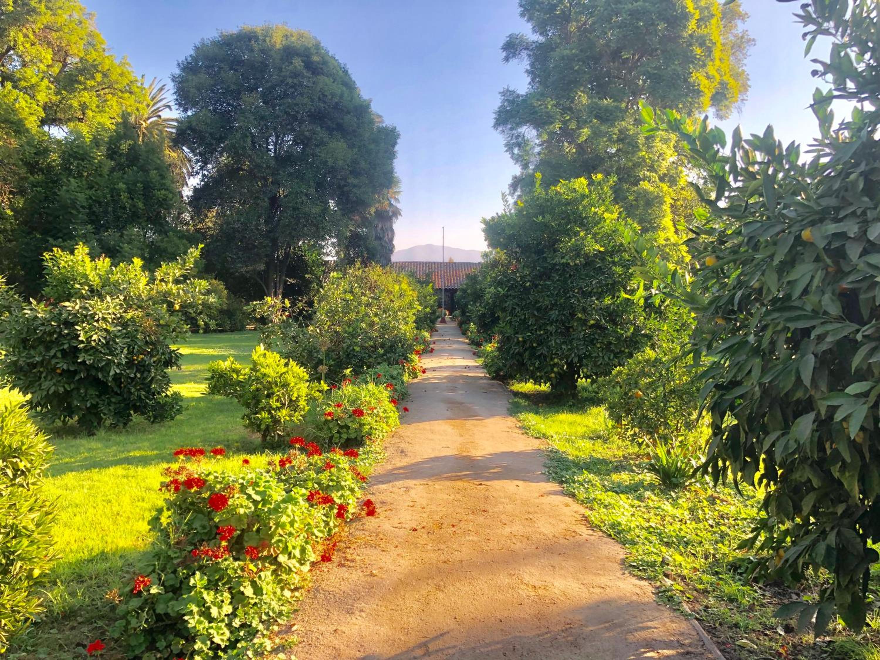 The White House by Casona Lo Aguirre - El Monte RM