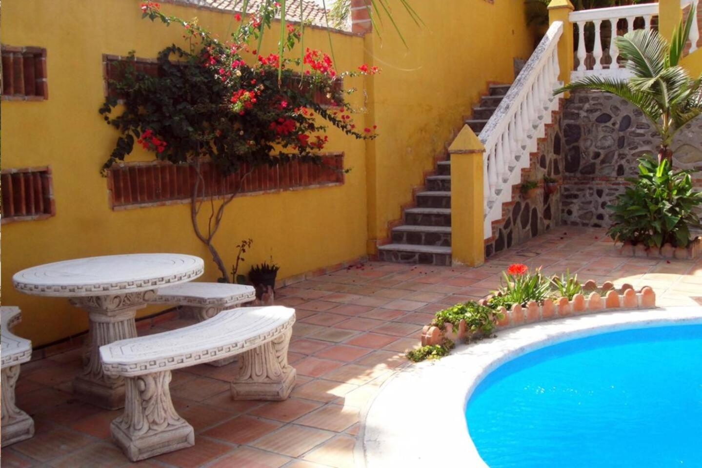 CHALET CON PISCINAS Y VISTAS DE ENSUEÑO