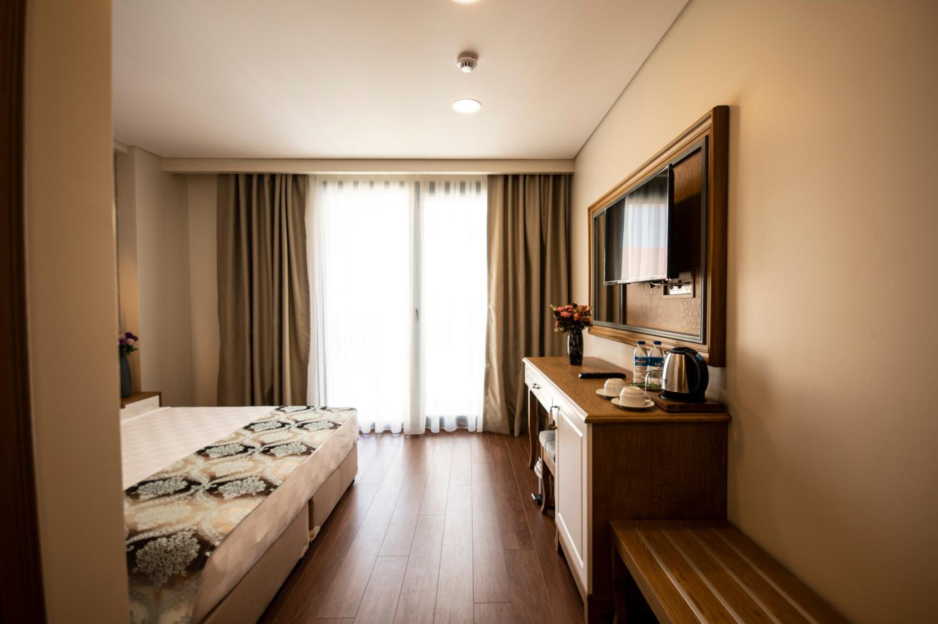 Eliza Otel - Image 54