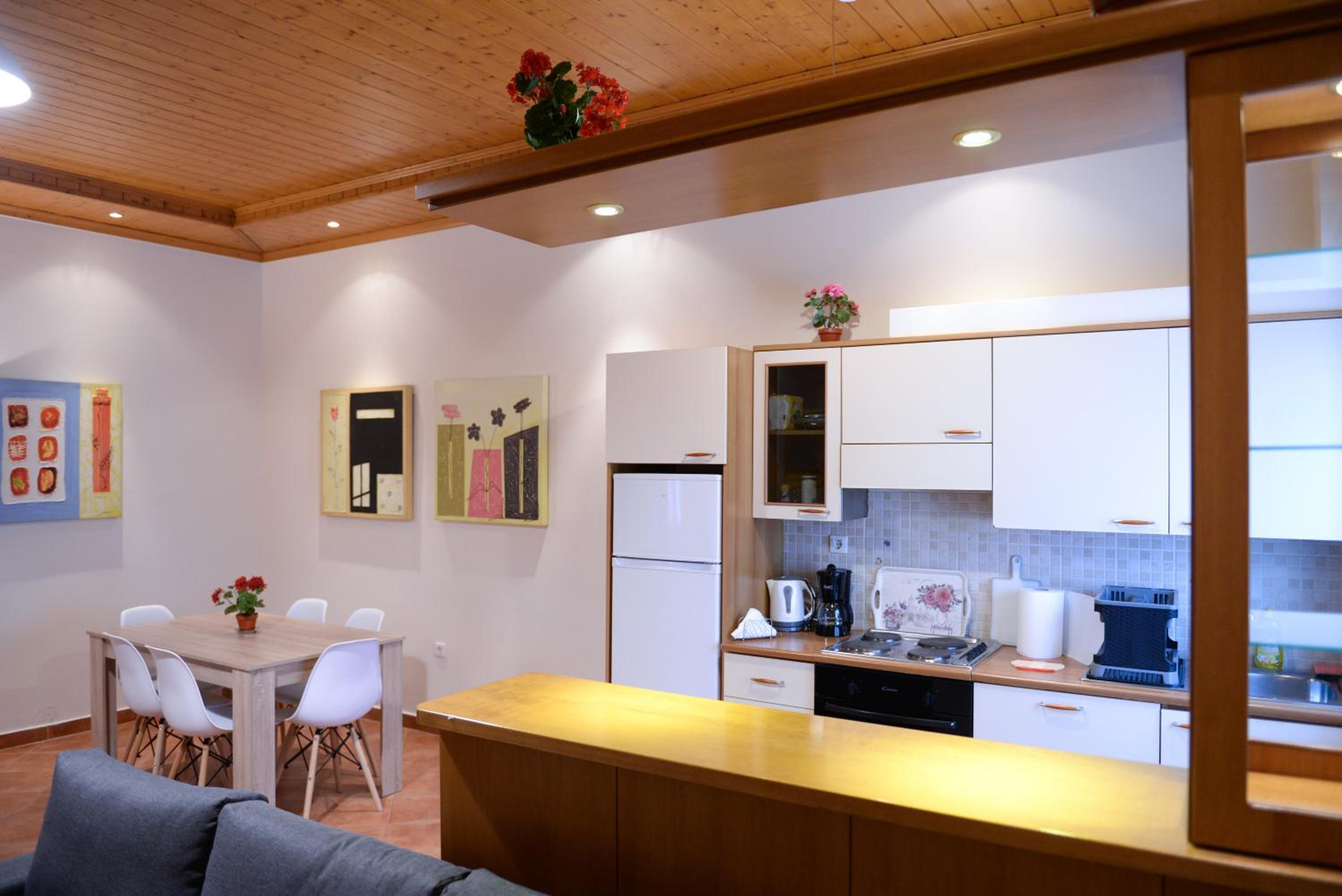 Patras Cozy Lodge view 4
