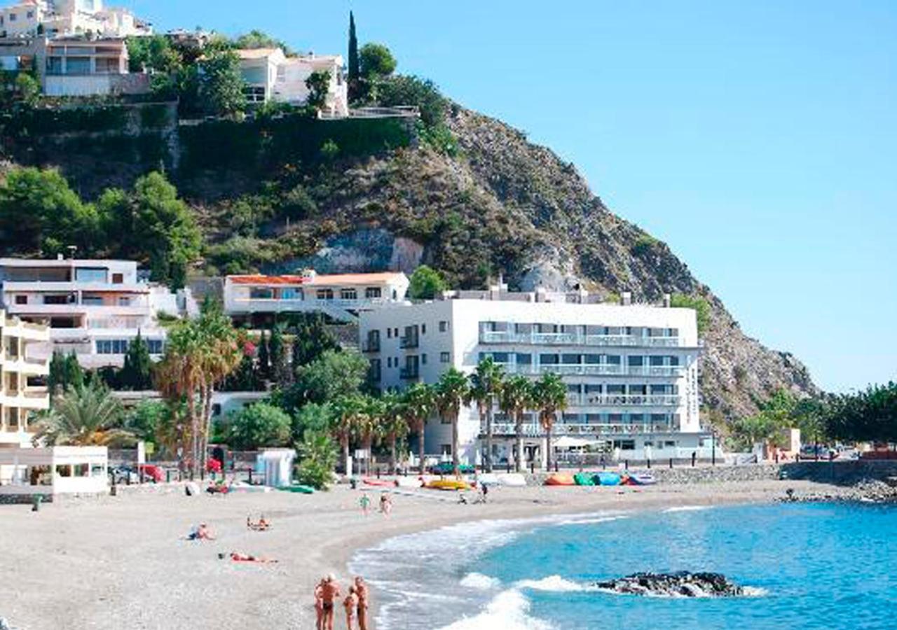 CHALET CON PISCINAS Y VISTAS DE ENSUEÑO