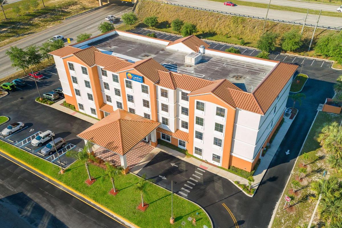 Comfort Inn & Suites Maingate South - Image 3