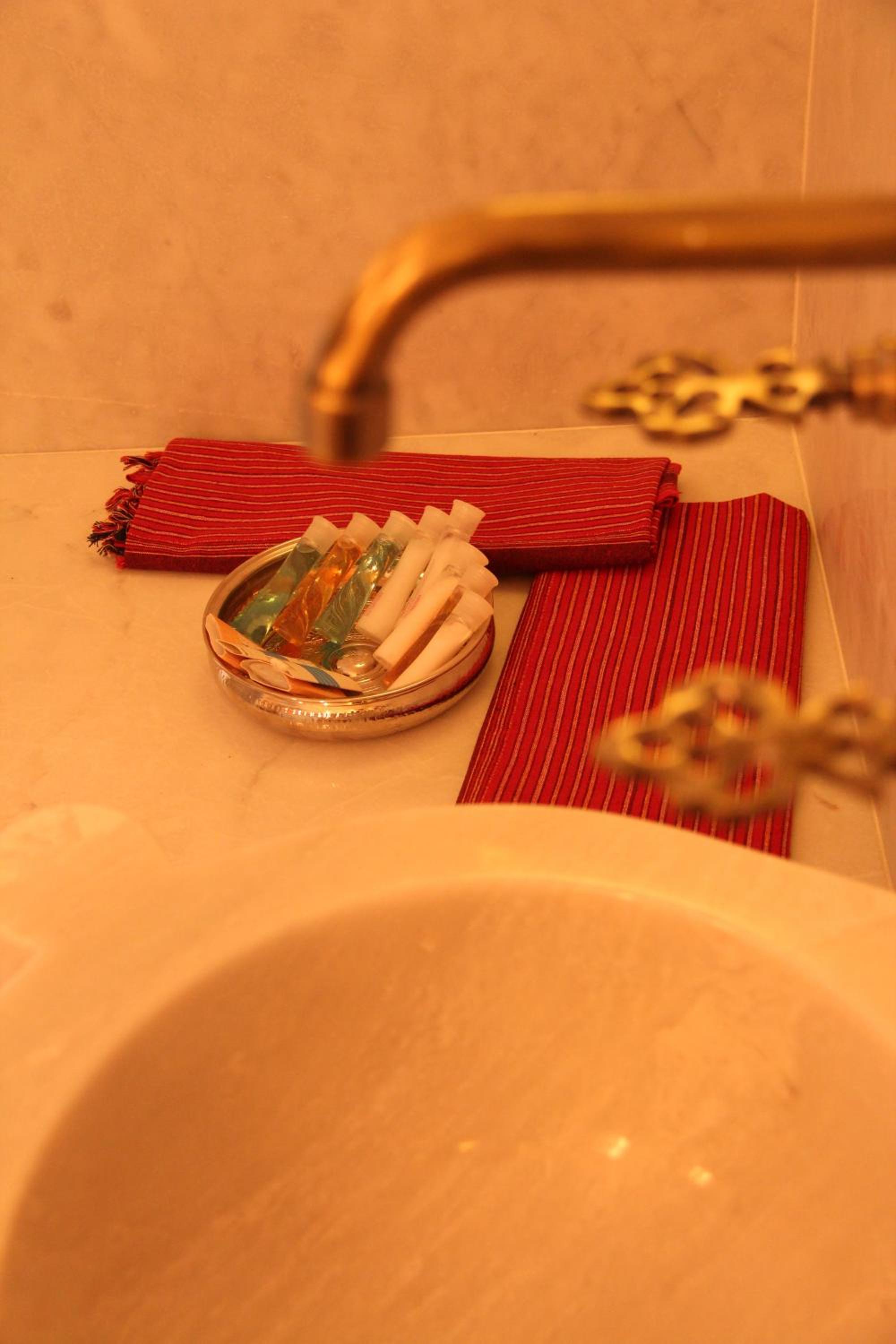 Lycia Hotel - Image 11