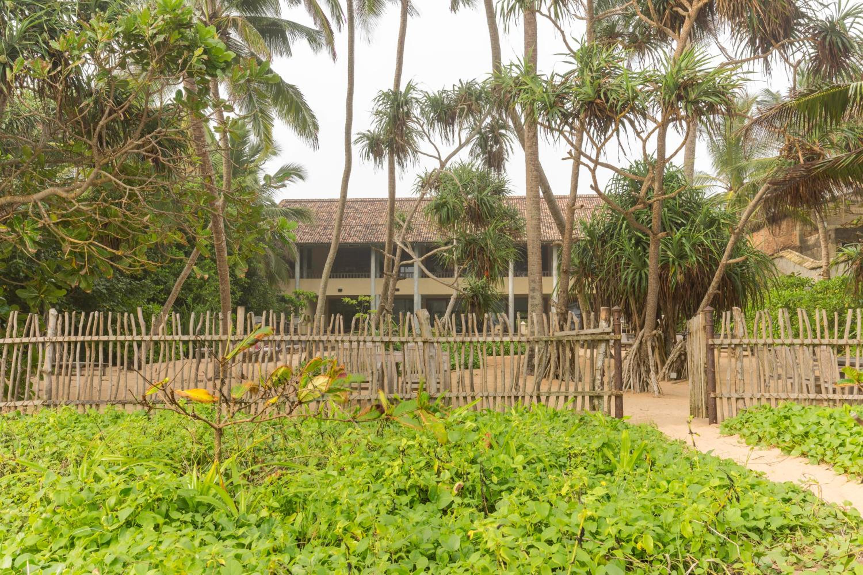Villa Saffron Hikkaduwa