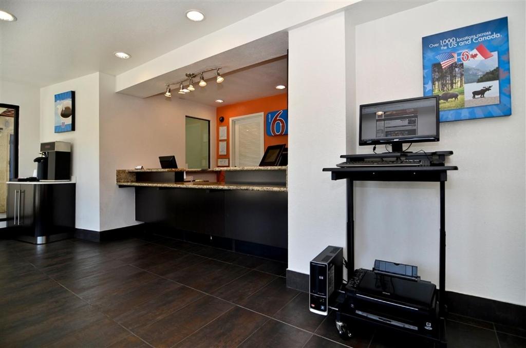 Fairfield Vacations - Motel 6-Fairfield, CA - Napa Valley - Property Image 39