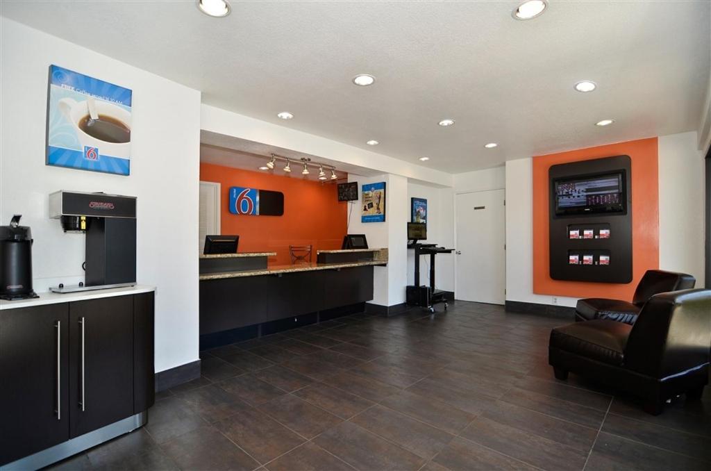 Fairfield Vacations - Motel 6-Fairfield, CA - Napa Valley - Property Image 5