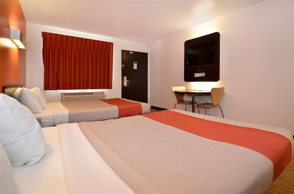 Fairfield Vacations - Motel 6-Fairfield, CA - Napa Valley - Property Image 15