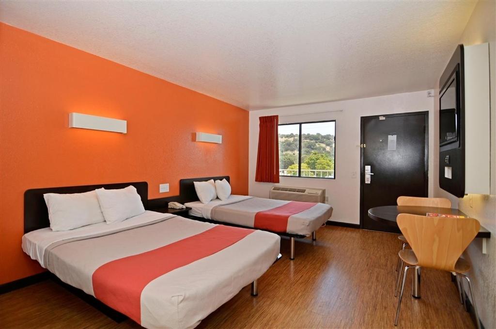 Fairfield Vacations - Motel 6-Fairfield, CA - Napa Valley - Property Image 17