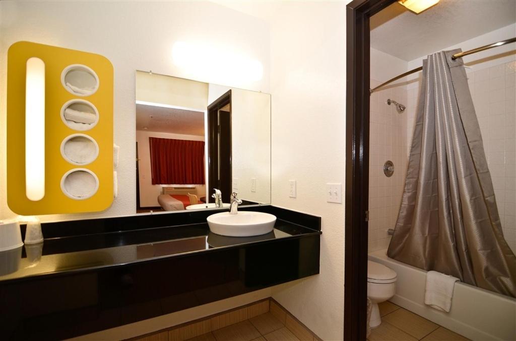 Fairfield Vacations - Motel 6-Fairfield, CA - Napa Valley - Property Image 20