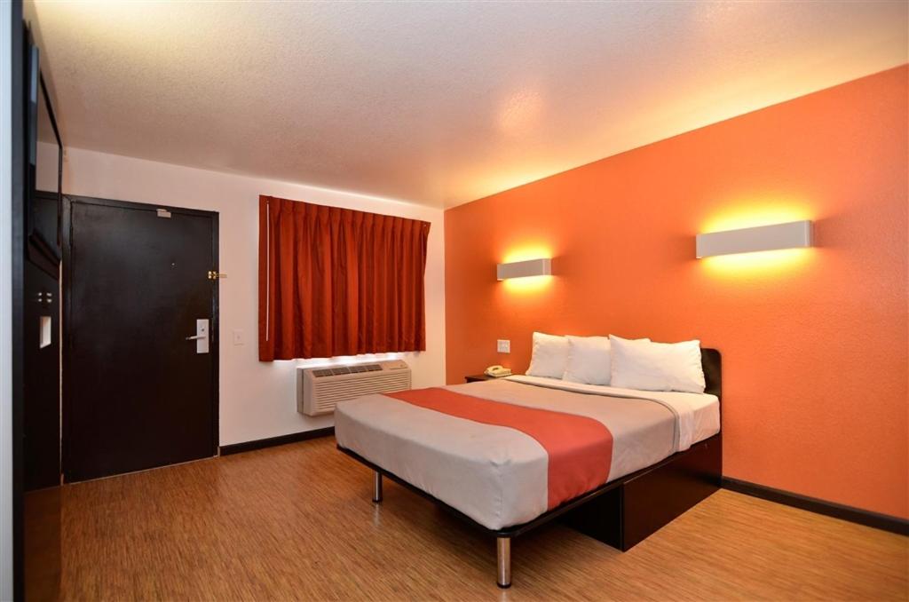 Fairfield Vacations - Motel 6-Fairfield, CA - Napa Valley - Property Image 14