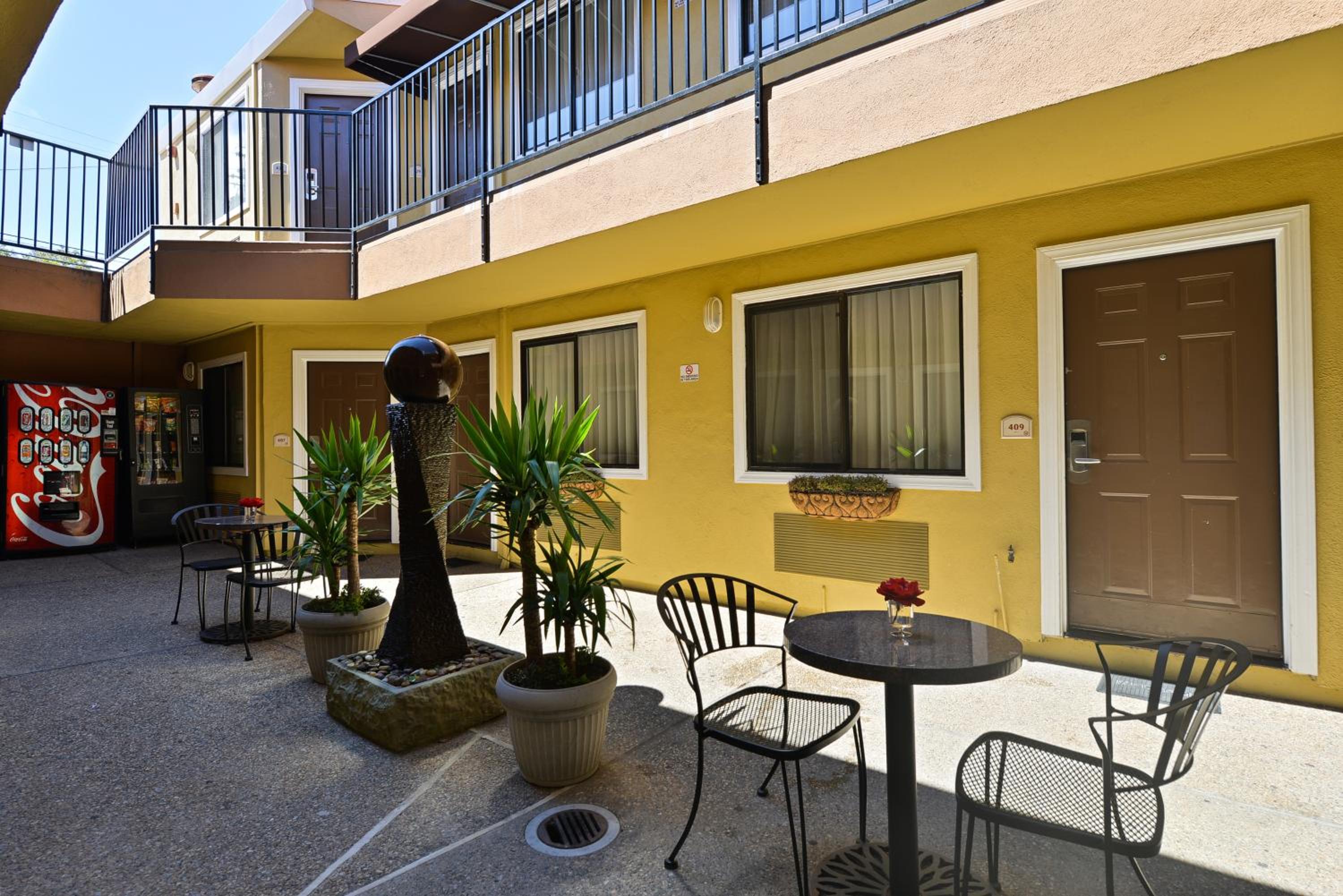 Inn by the sfo 5