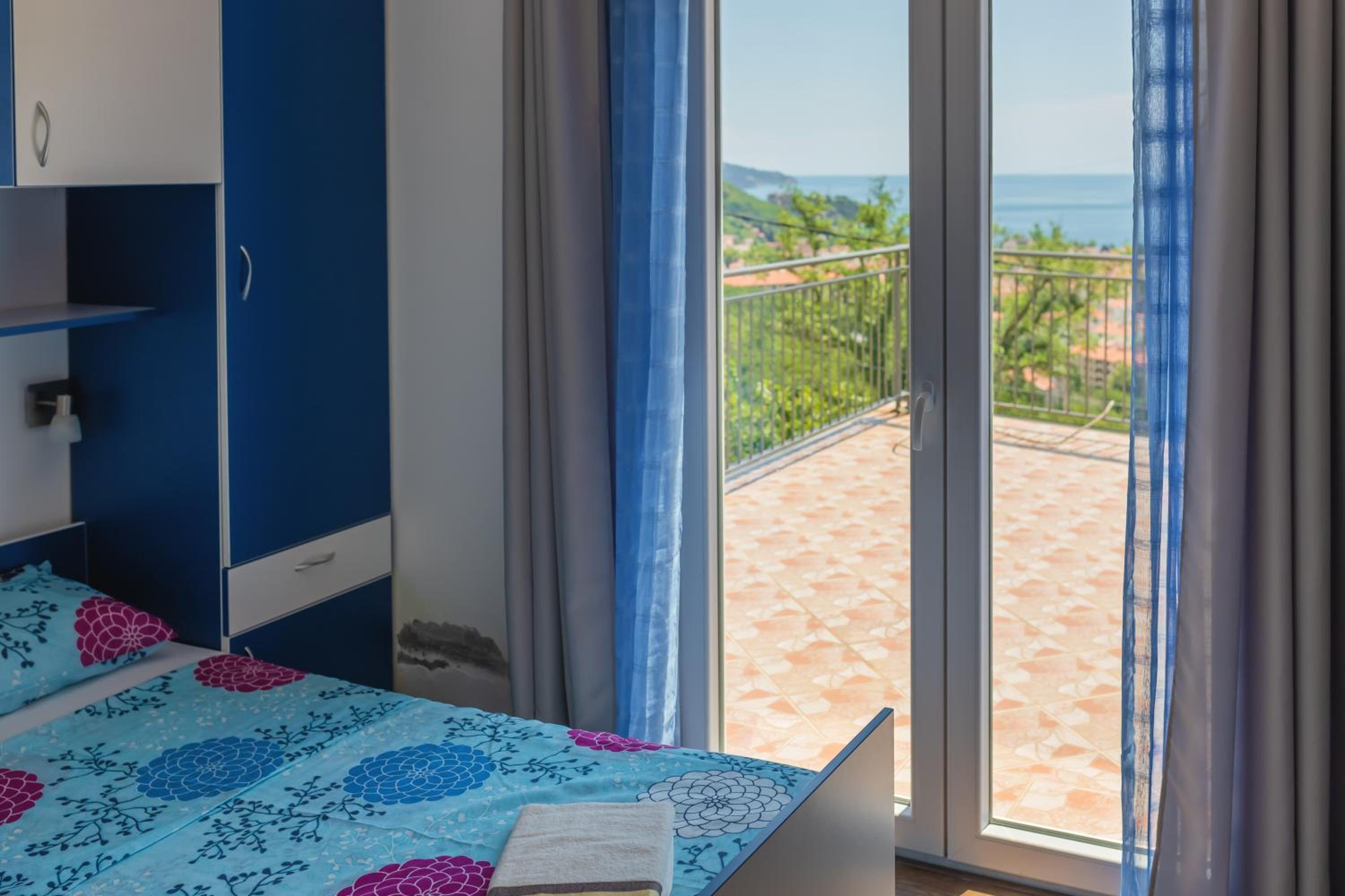 Villa Sunny Hill view 5