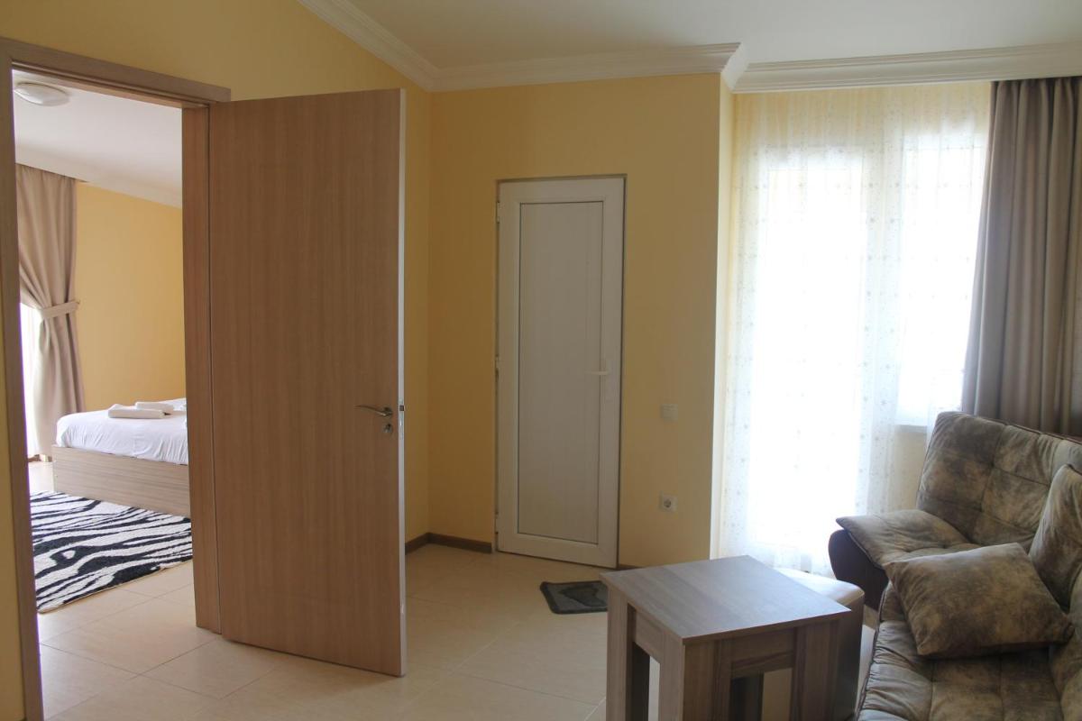 Photo 7