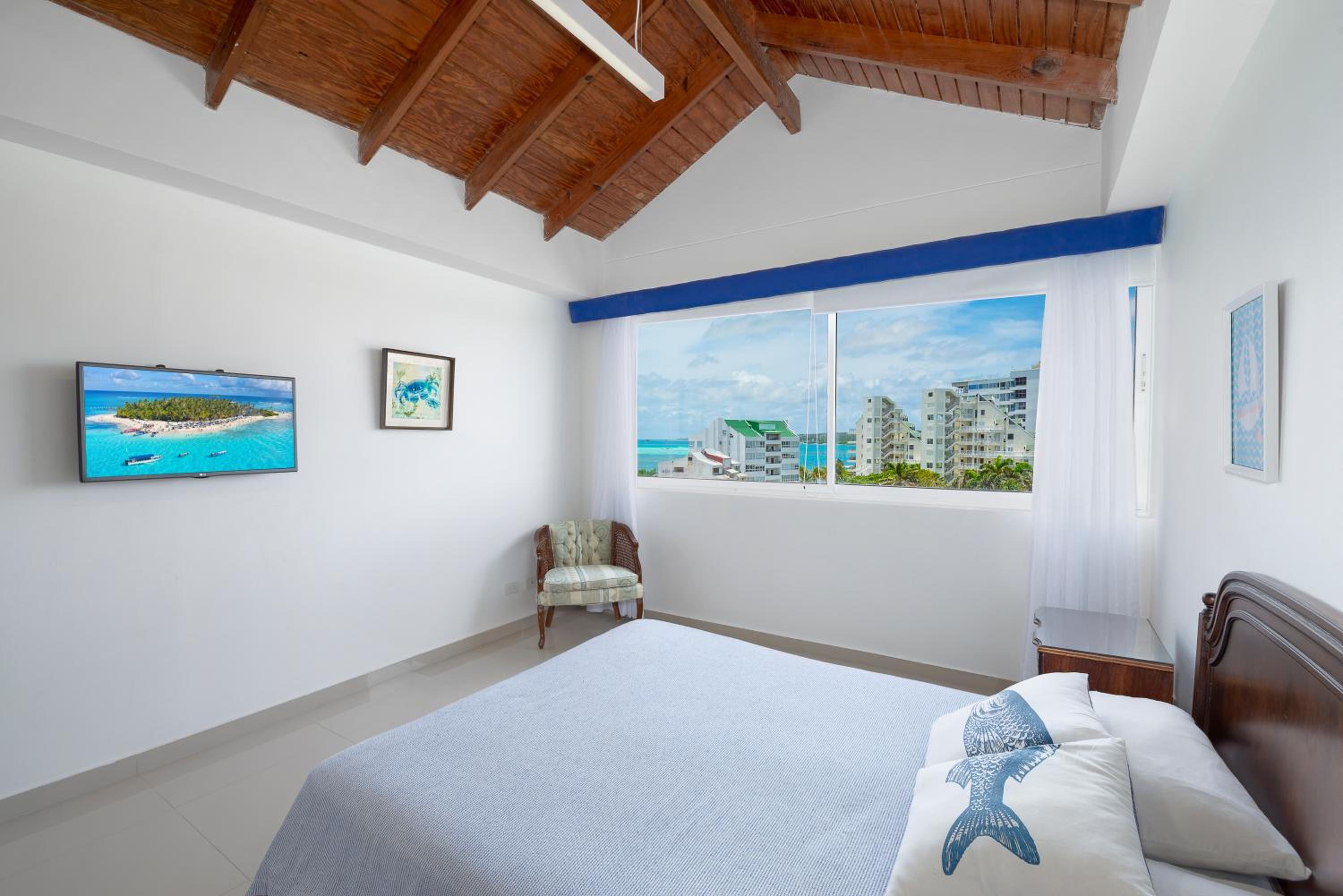 Penthouse Sea View 705A