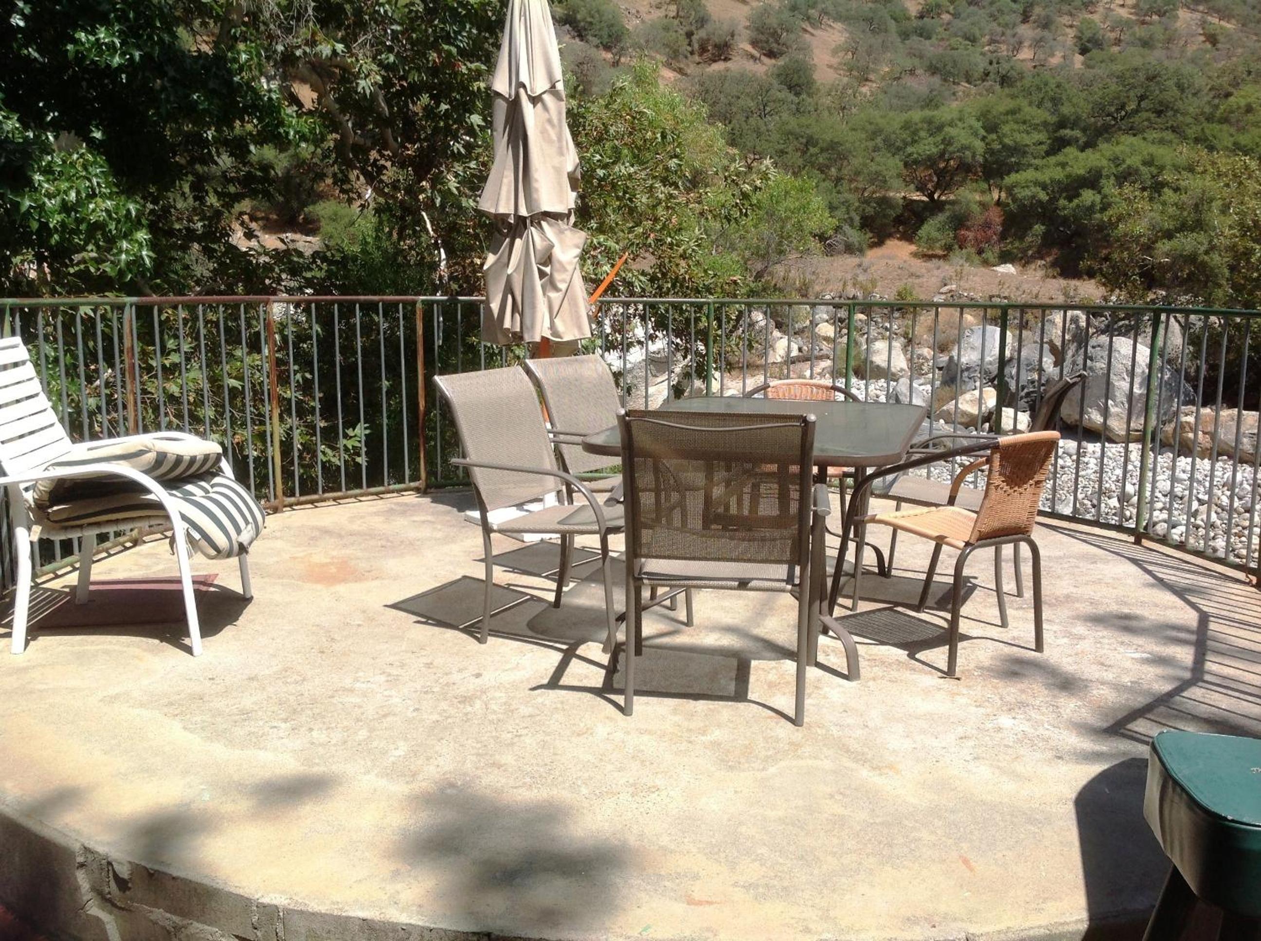 The Gateway Restaurant & Lodge