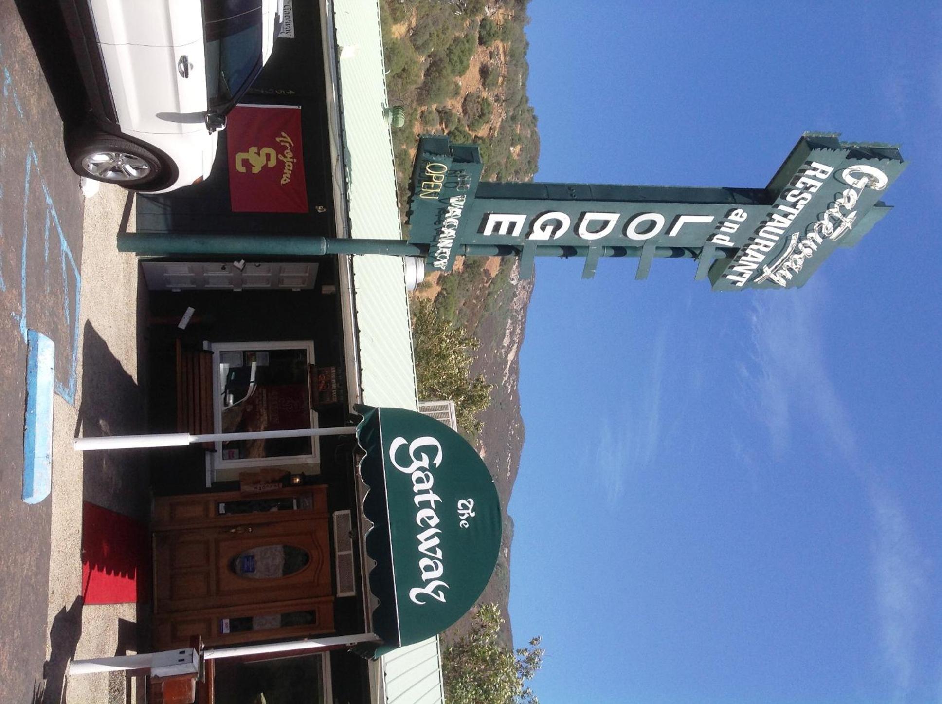 The Gateway Restaurant & Lodge