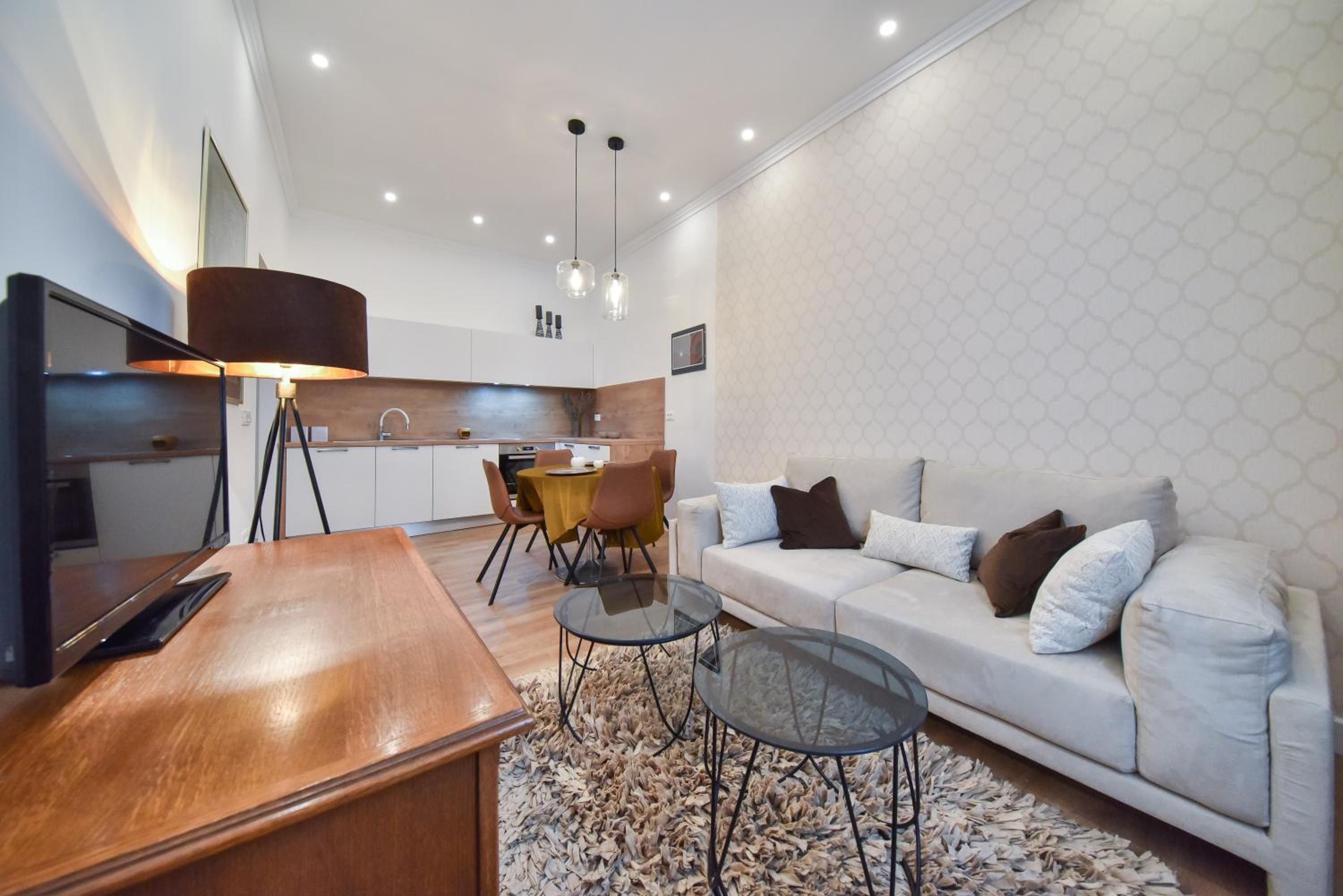 Center Simeon apartment view 2