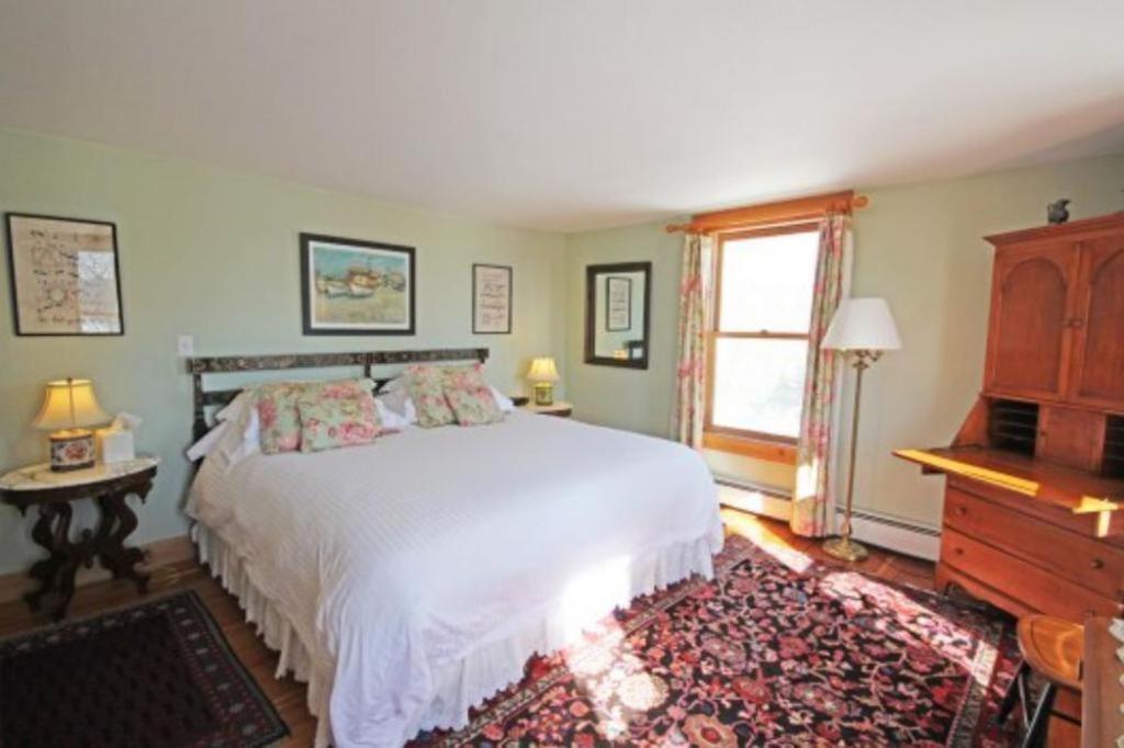 Highland Lake Inn