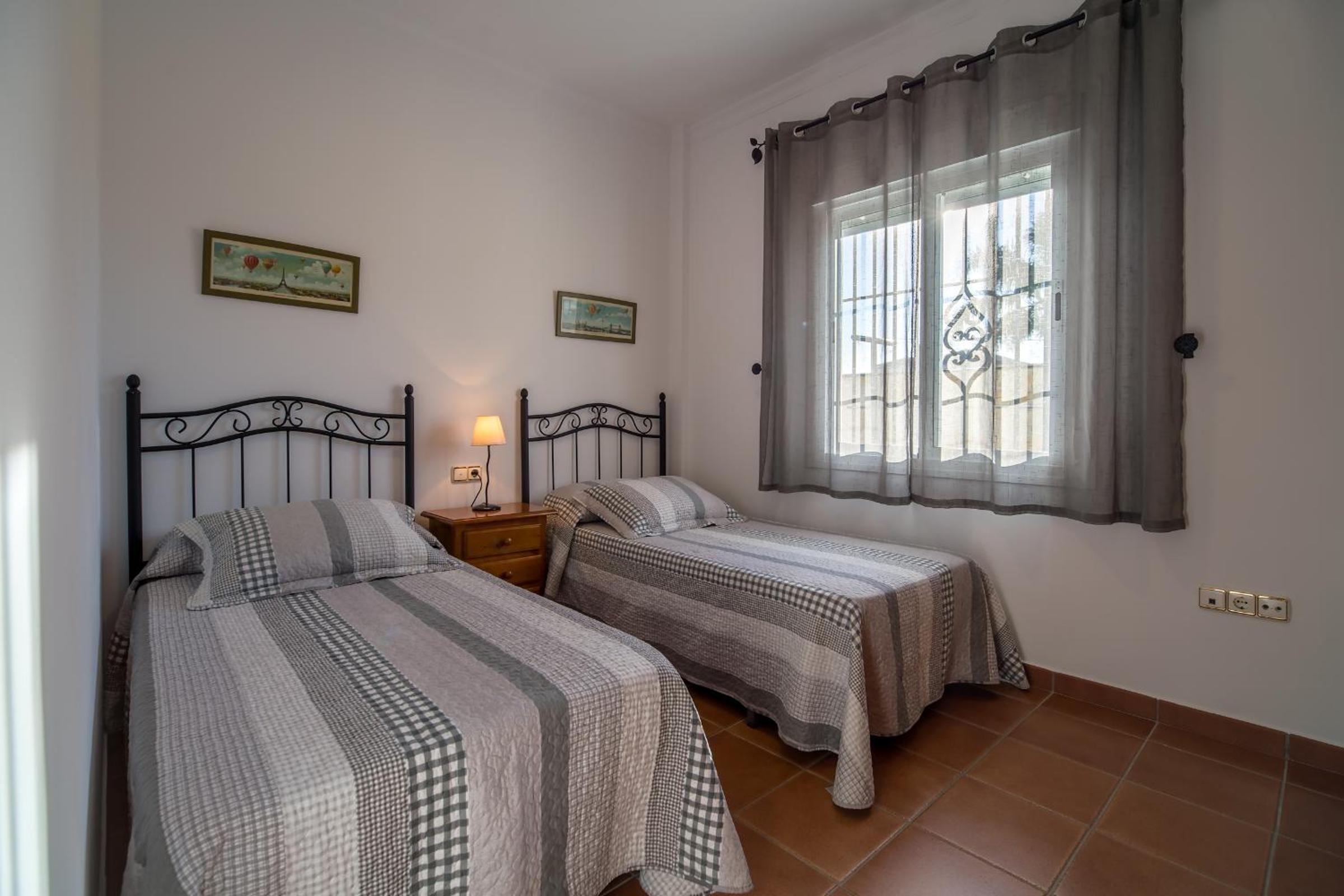 Chalet adosado Atalaya F view 4