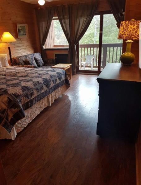 Westwind Inn on the Lake