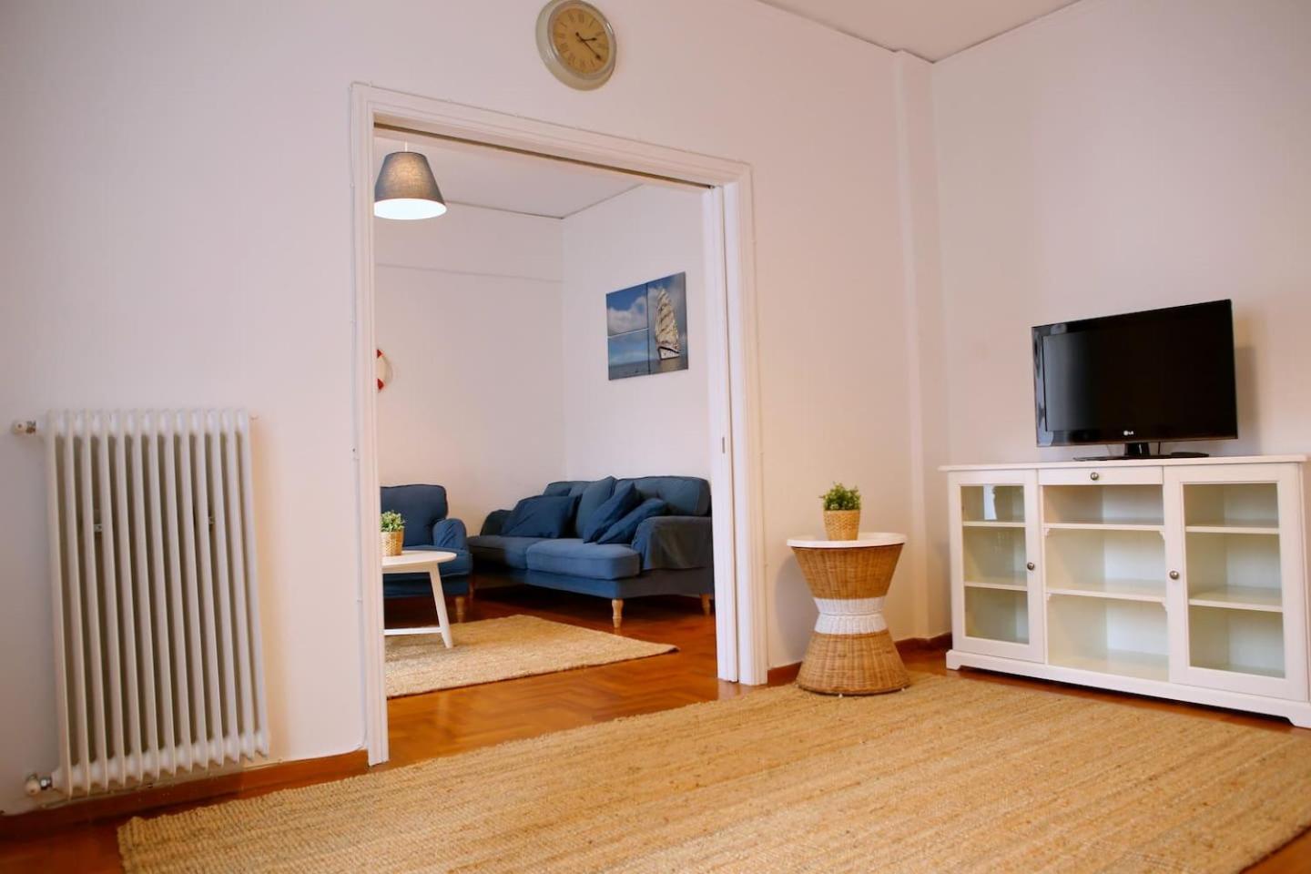 Old Town Apartment next to Seafront Promenade view 5