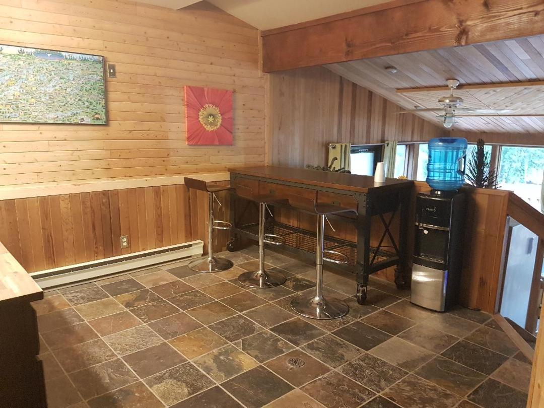 Westwind Inn on the Lake