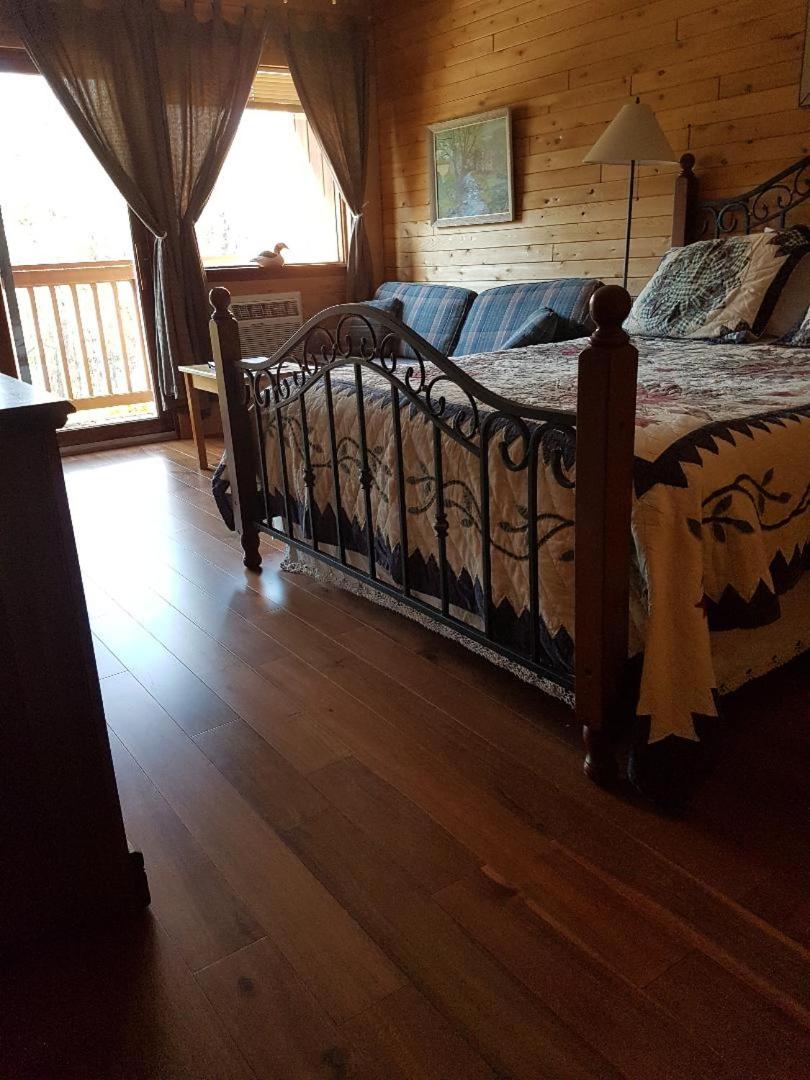 Westwind Inn on the Lake